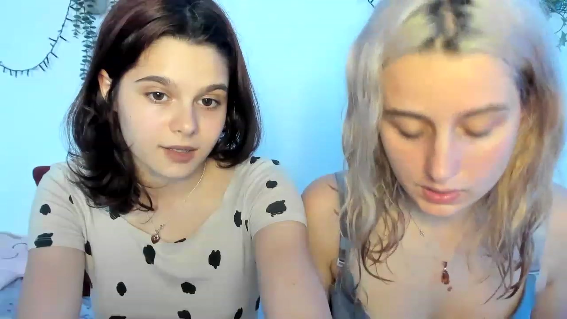 Gallery image thumbnail from AliceKatz's myfreecams stream on, 06/18/2023, 17:19 image 19 of 20