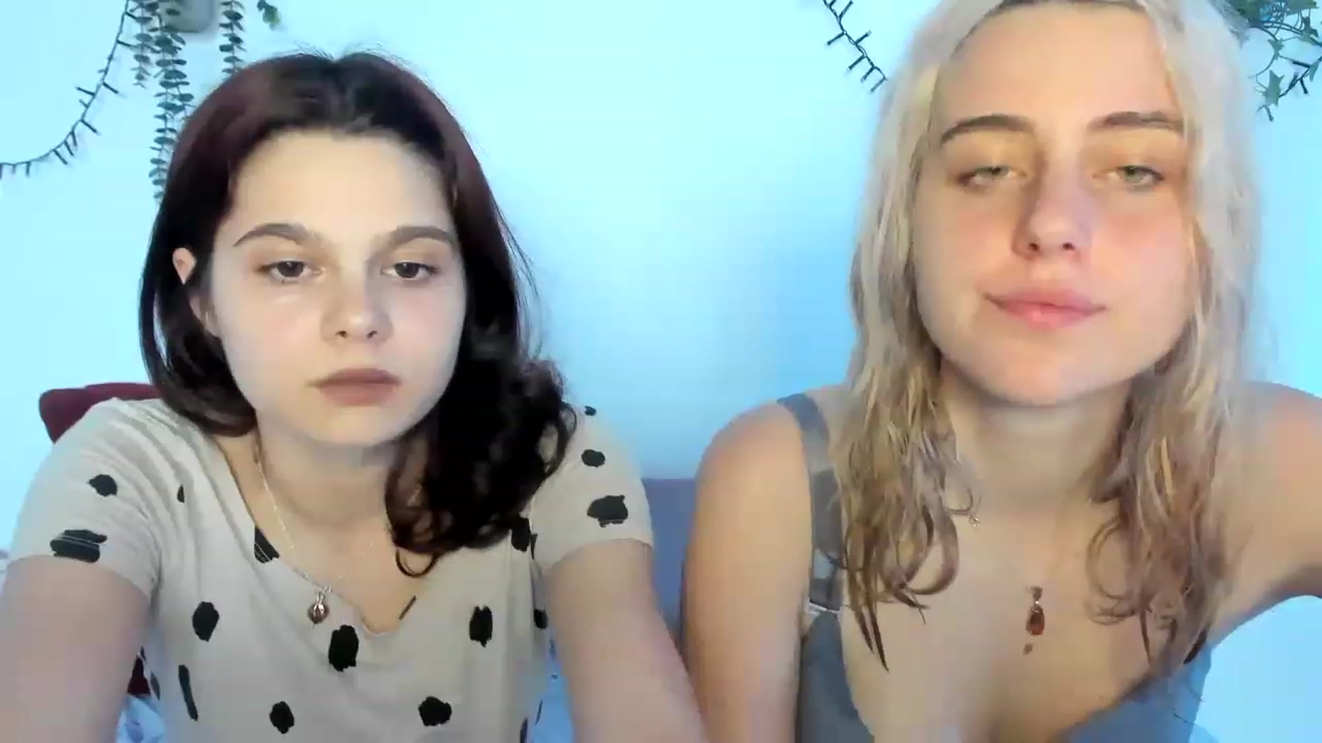 Gallery image thumbnail from AliceKatz's myfreecams stream on, 06/18/2023, 17:19 image 10 of 20