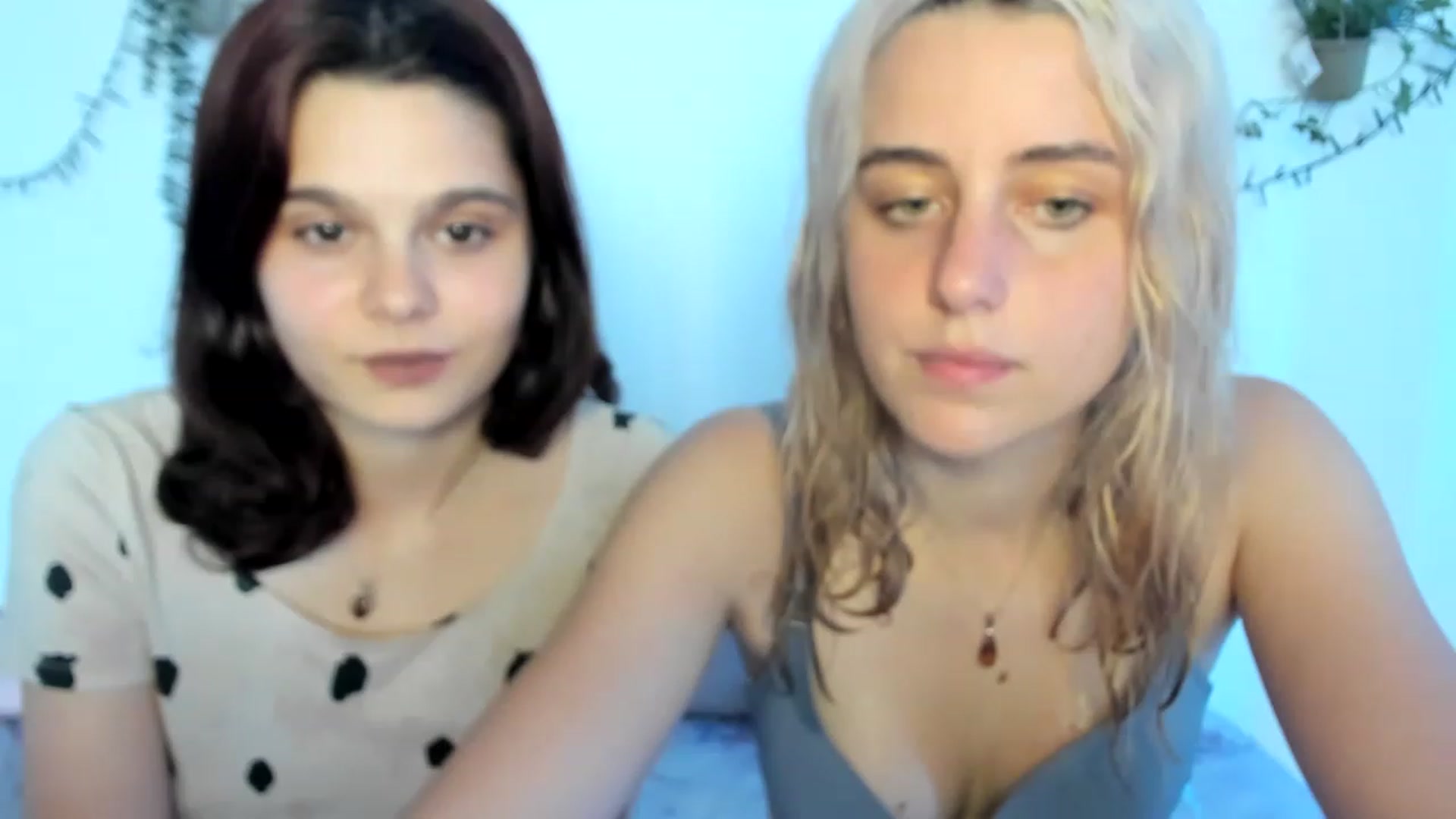 Gallery image thumbnail from AliceKatz's myfreecams stream on, 06/18/2023, 17:19 image 7 of 20