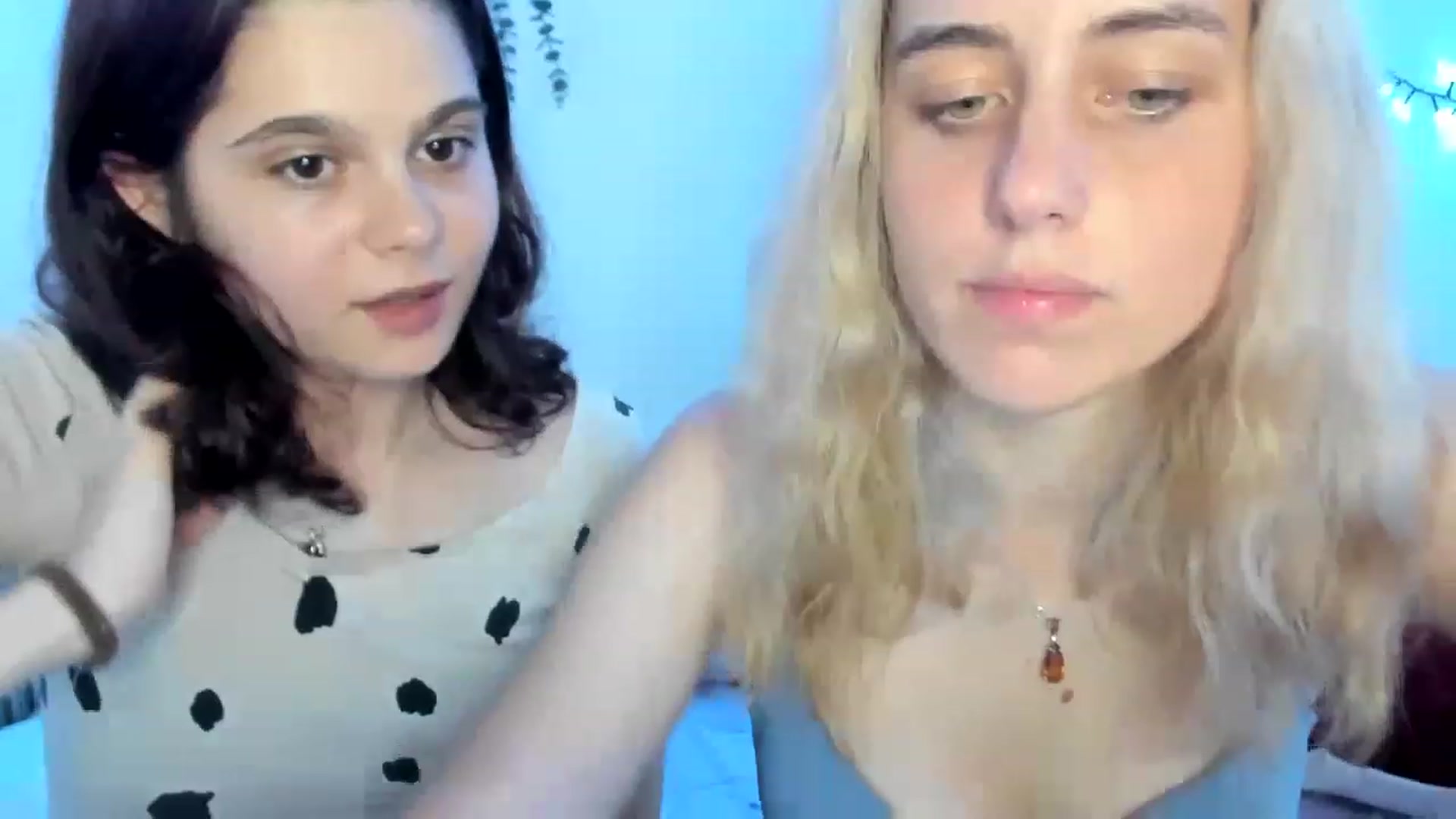 Gallery image thumbnail from AliceKatz's myfreecams stream on, 06/18/2023, 20:27 image 16 of 20
