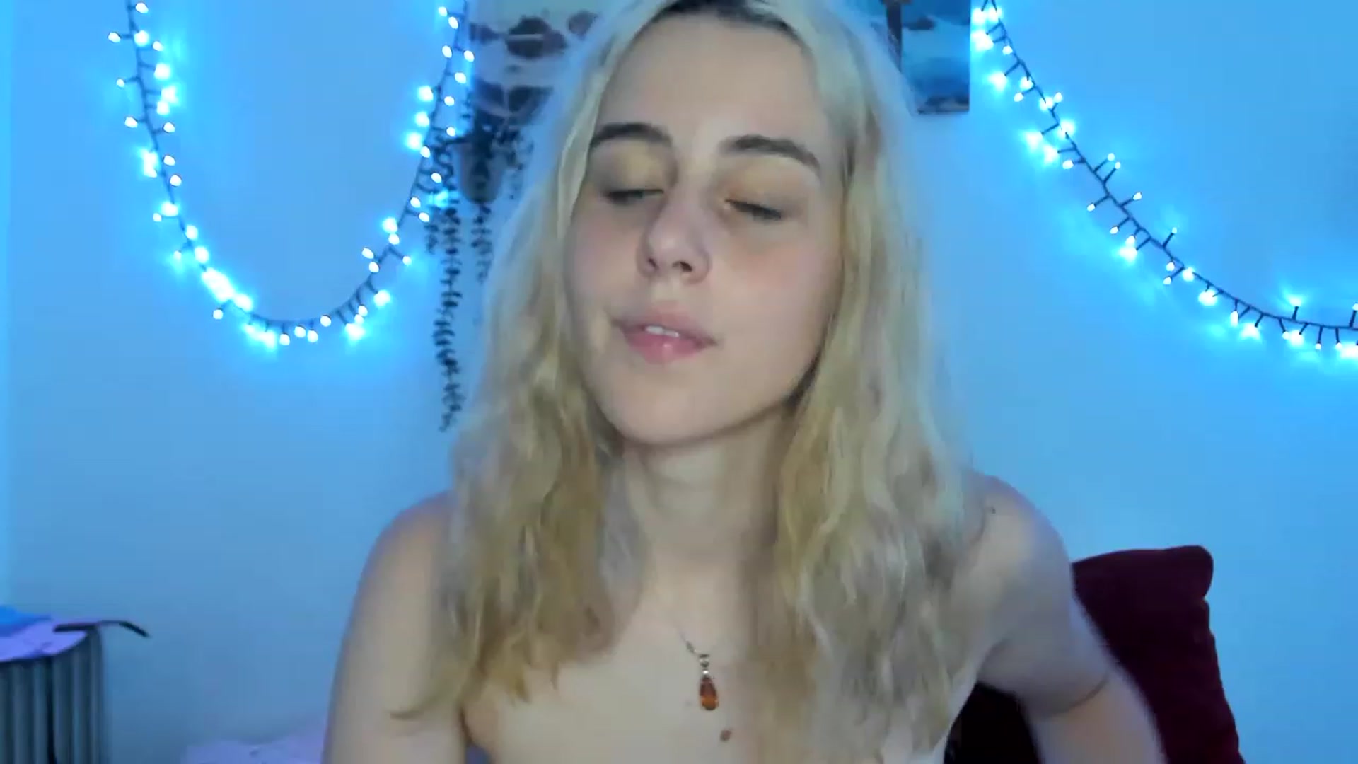 Gallery image thumbnail from AliceKatz's myfreecams stream on, 06/18/2023, 20:27 image 10 of 20