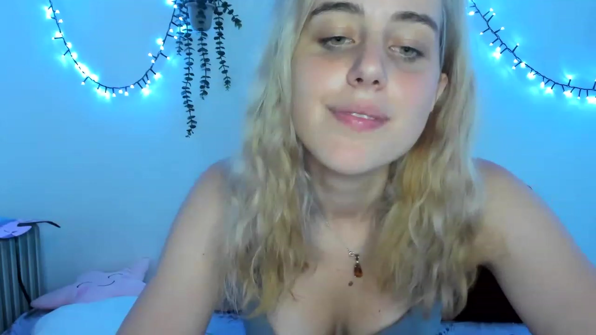 Gallery image thumbnail from AliceKatz's myfreecams stream on, 06/18/2023, 20:27 image 5 of 20