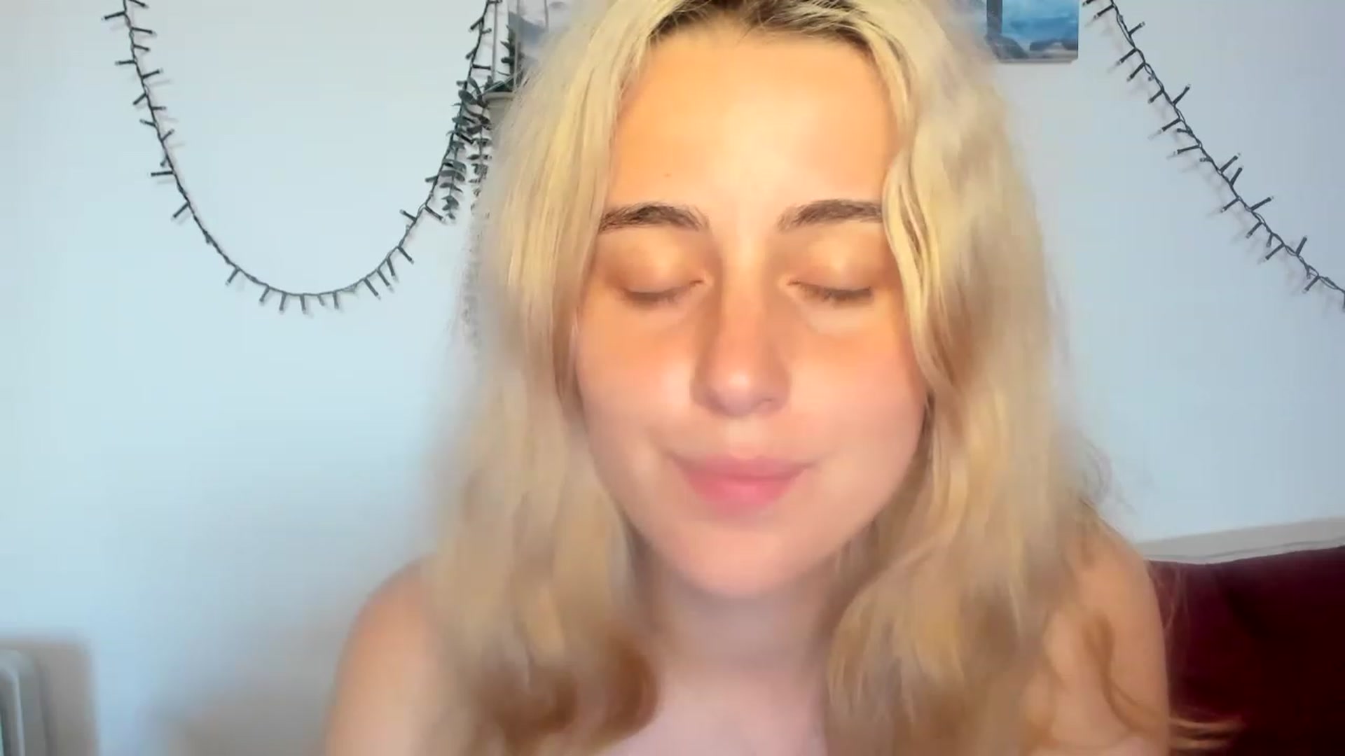 Gallery image thumbnail from AliceKatz's myfreecams stream on, 07/01/2023, 18:10 image 3 of 20