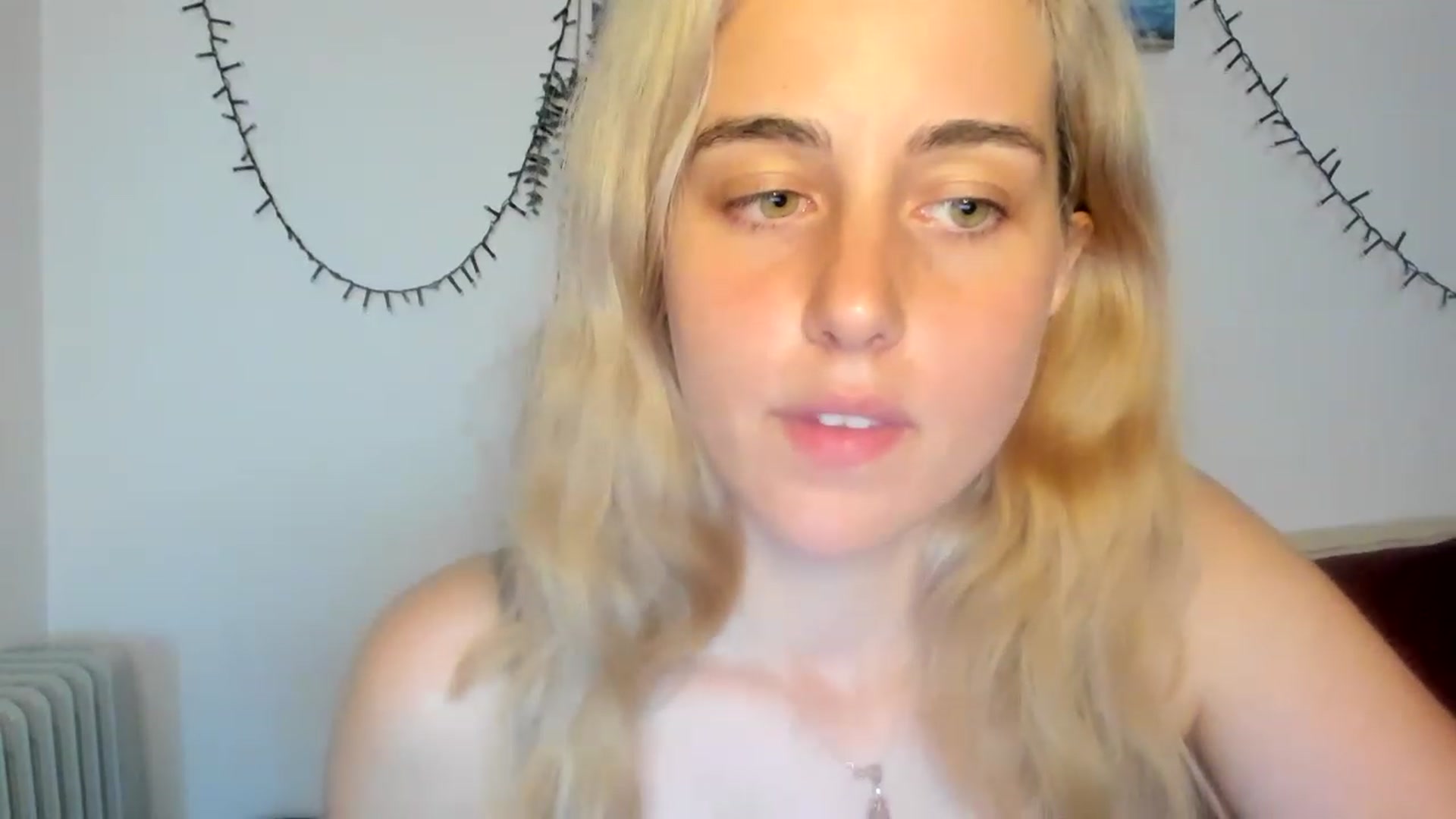 Gallery image thumbnail from AliceKatz's myfreecams stream on, 07/01/2023, 18:10 image 16 of 20