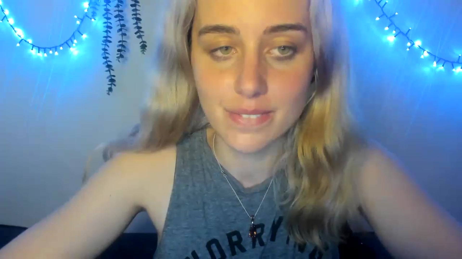 Gallery image thumbnail from AliceKatz's myfreecams stream on, 07/07/2023, 20:02 image 15 of 20