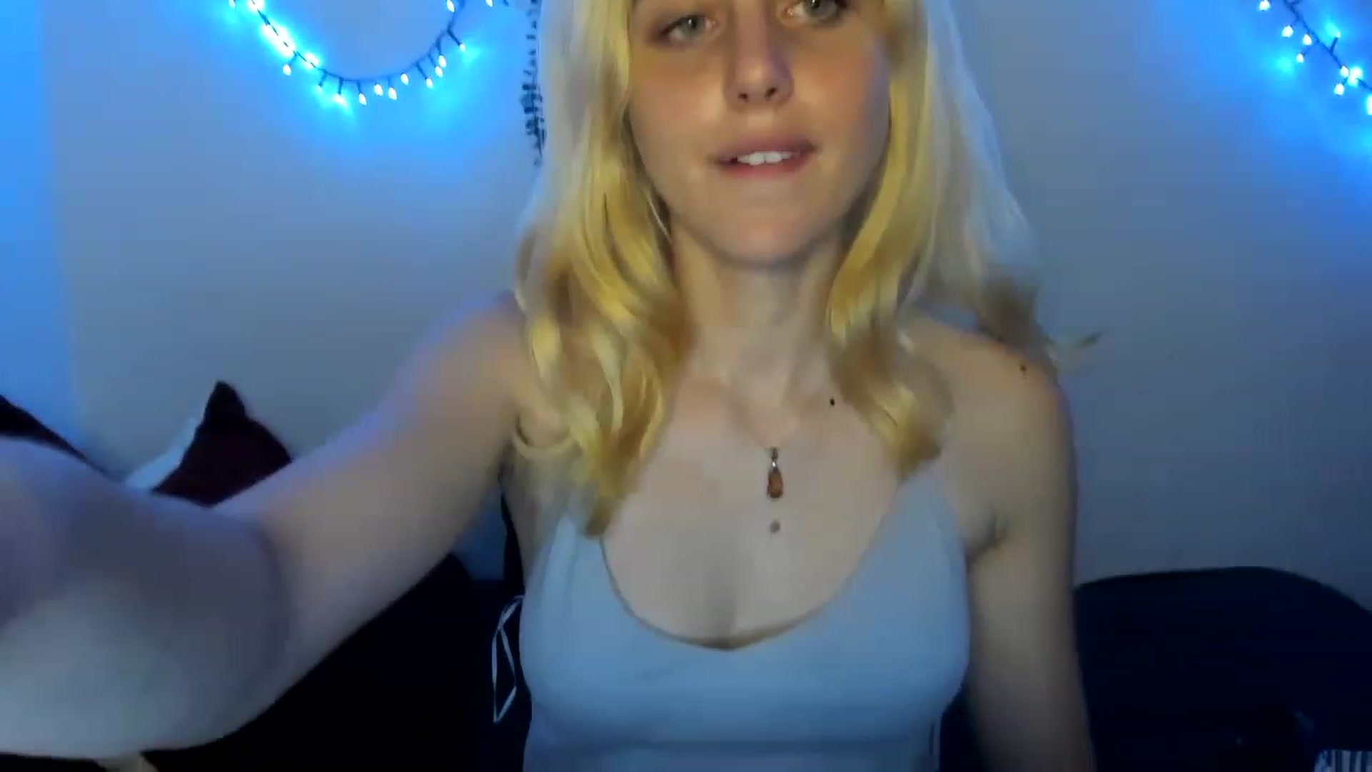 Gallery image thumbnail from AliceKatz's myfreecams stream on, 07/15/2023, 21:20 image 5 of 20