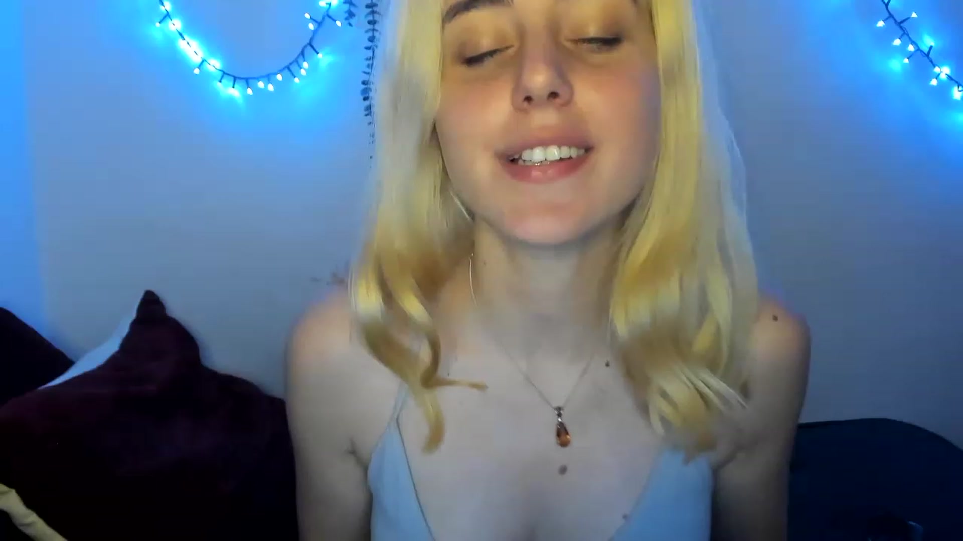 Gallery image thumbnail from AliceKatz's myfreecams stream on, 07/15/2023, 21:20 image 7 of 20