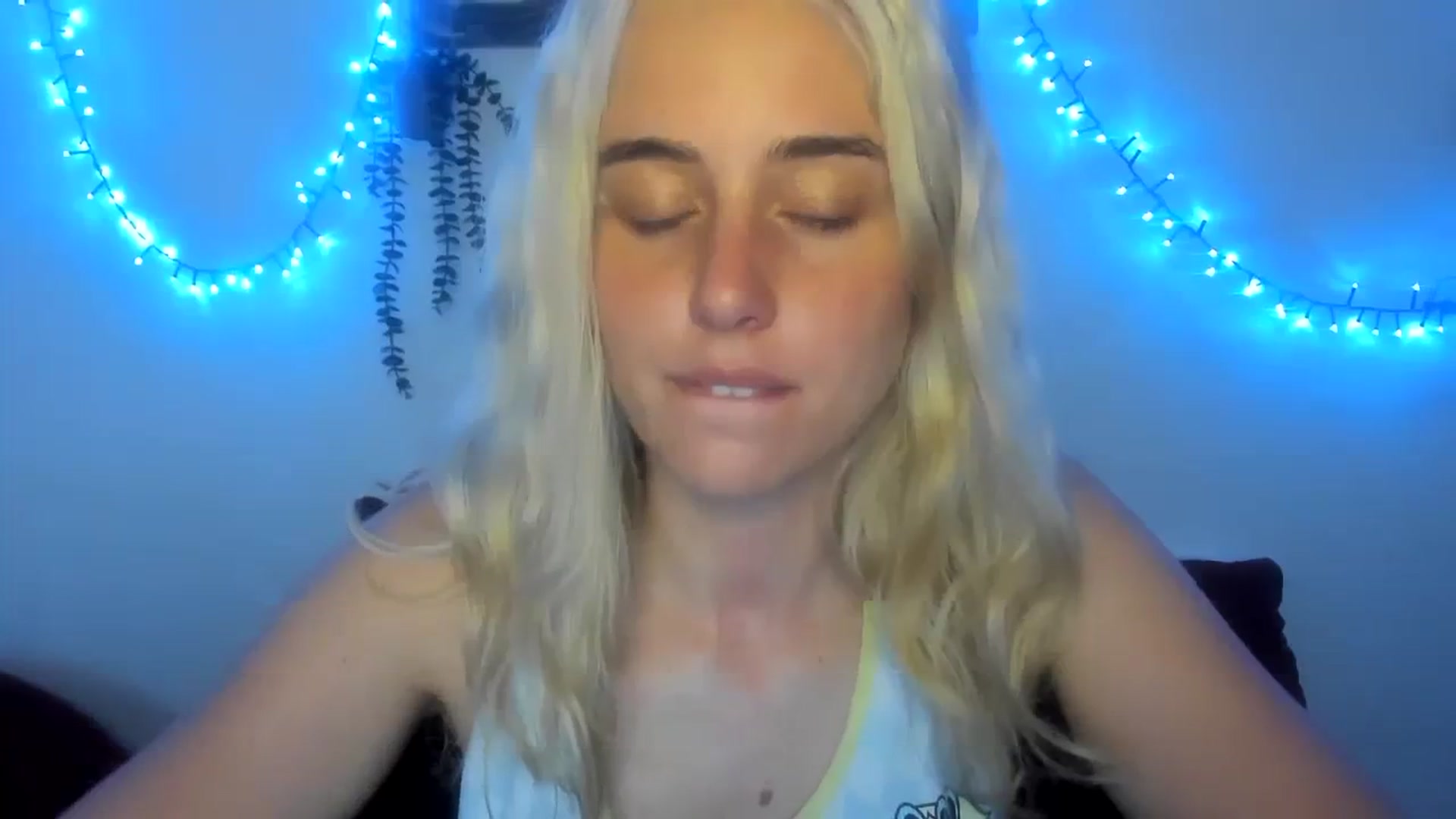 Gallery image thumbnail from AliceKatz's myfreecams stream on, 07/25/2023, 17:43 image 5 of 20