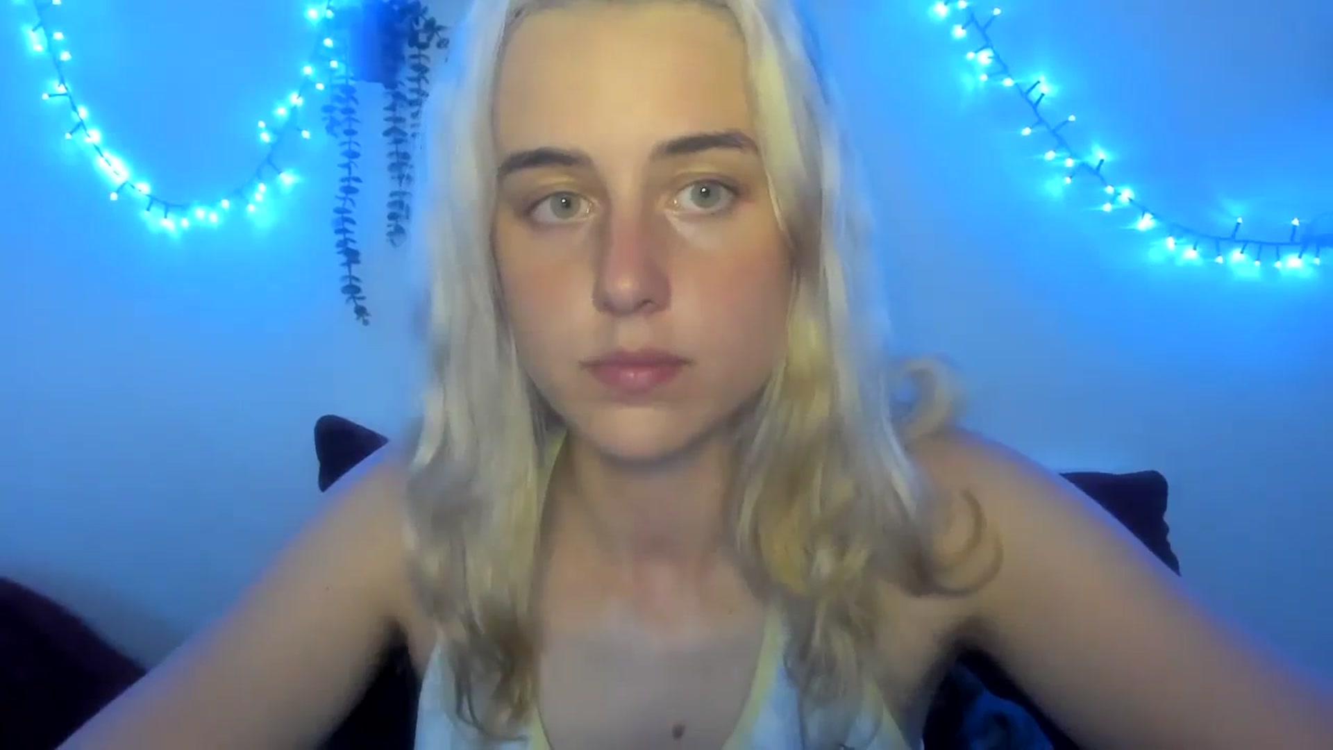 Gallery image thumbnail from AliceKatz's myfreecams stream on, 07/25/2023, 17:43 image 15 of 20