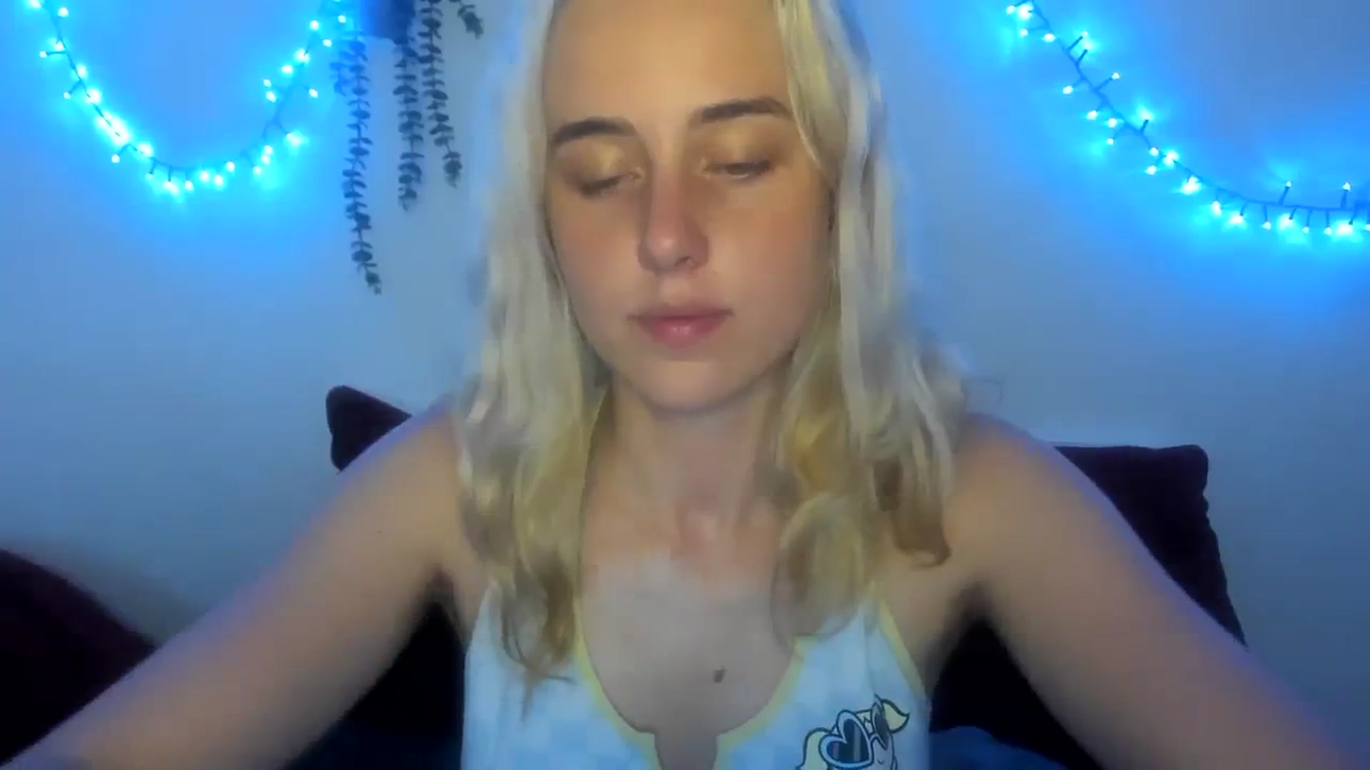 Gallery image thumbnail from AliceKatz's myfreecams stream on, 07/25/2023, 17:43 image 14 of 20