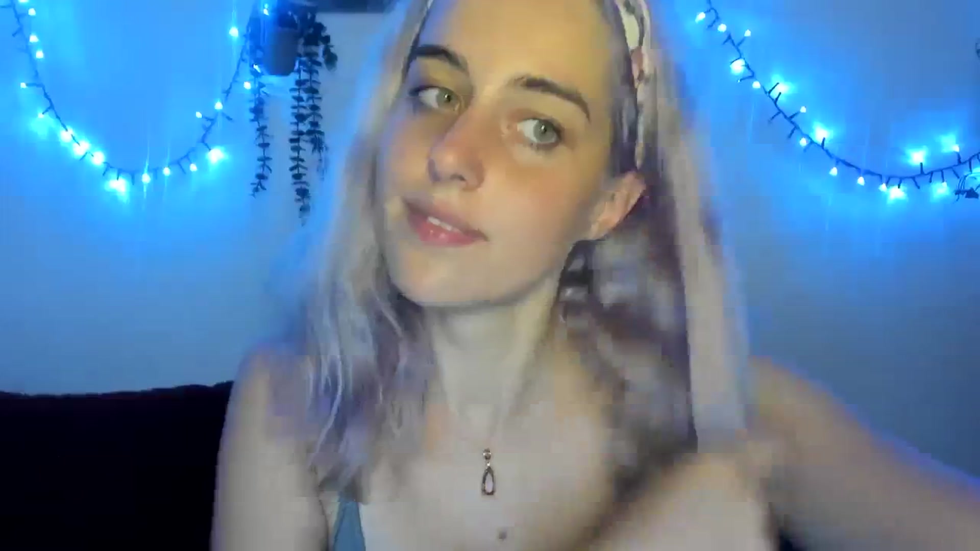 Gallery image thumbnail from AliceKatz's myfreecams stream on, 08/03/2023, 19:00 image 3 of 20