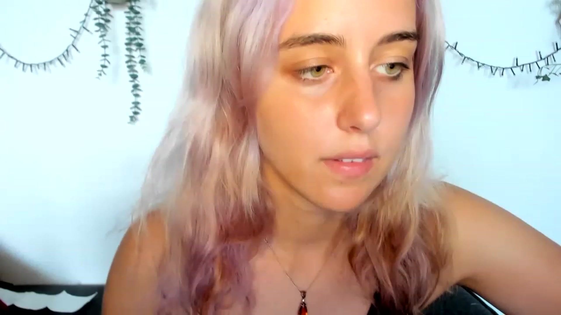 Gallery image thumbnail from AliceKatz's myfreecams stream on, 08/04/2023, 12:40 image 18 of 20