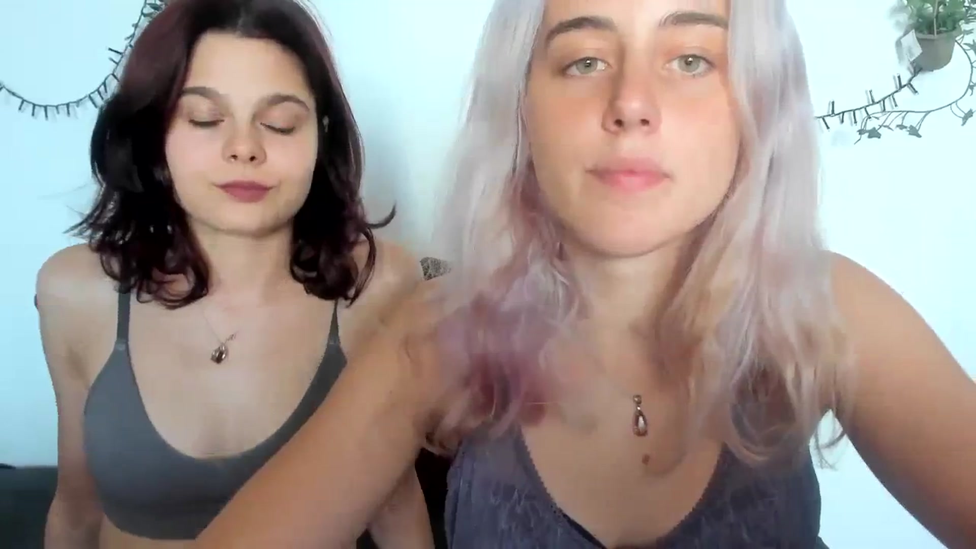 Gallery image thumbnail from AliceKatz's myfreecams stream on, 08/06/2023, 15:02 image 3 of 20