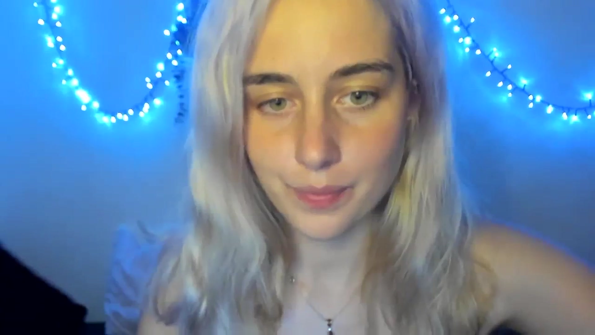 Gallery image thumbnail from AliceKatz's myfreecams stream on, 08/08/2023, 18:12 image 9 of 20