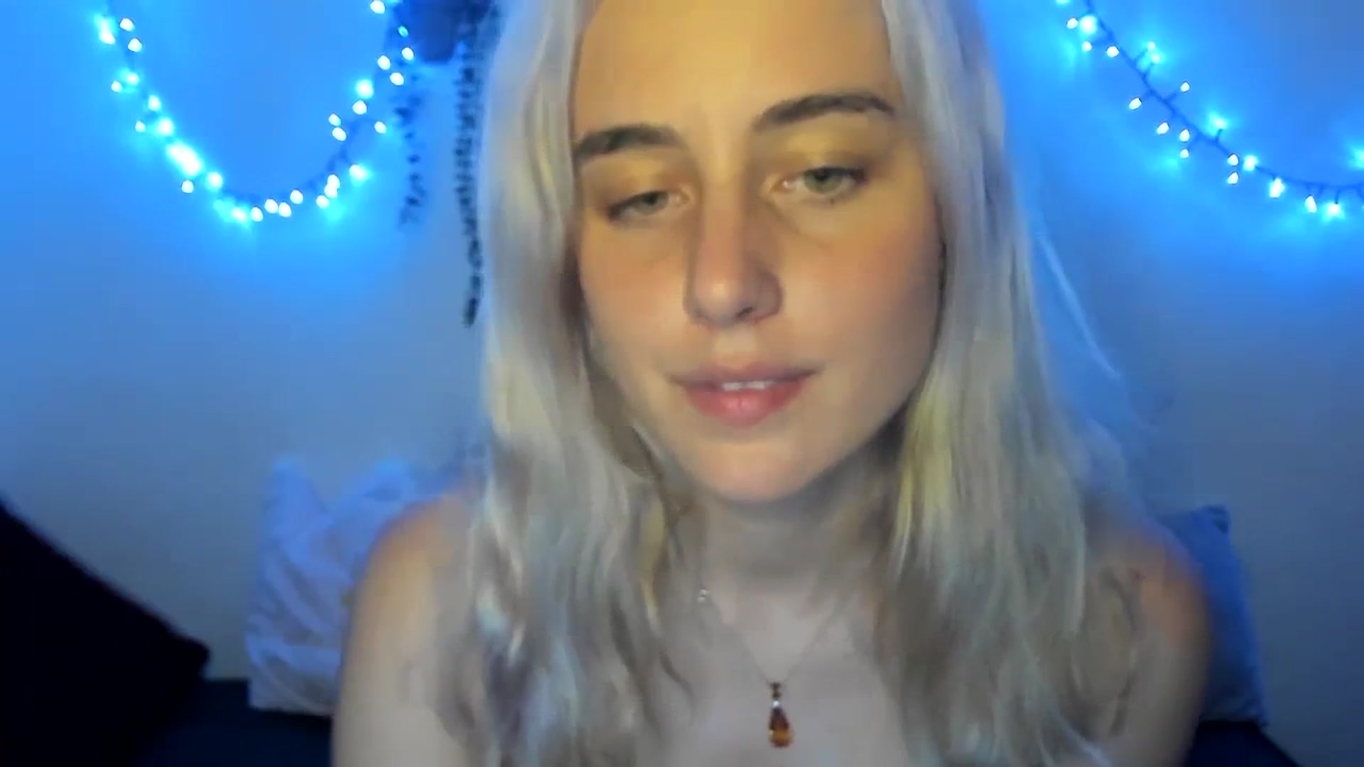 Gallery image thumbnail from AliceKatz's myfreecams stream on, 08/08/2023, 18:12 image 15 of 20