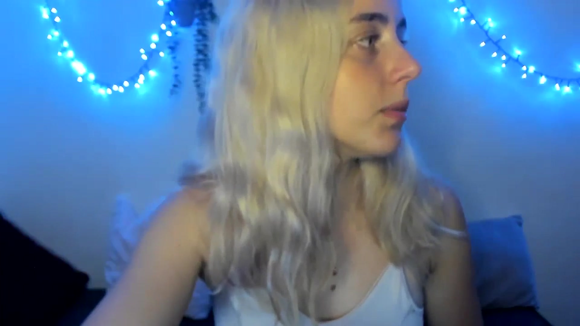 Gallery image thumbnail from AliceKatz's myfreecams stream on, 08/08/2023, 18:12 image 16 of 20
