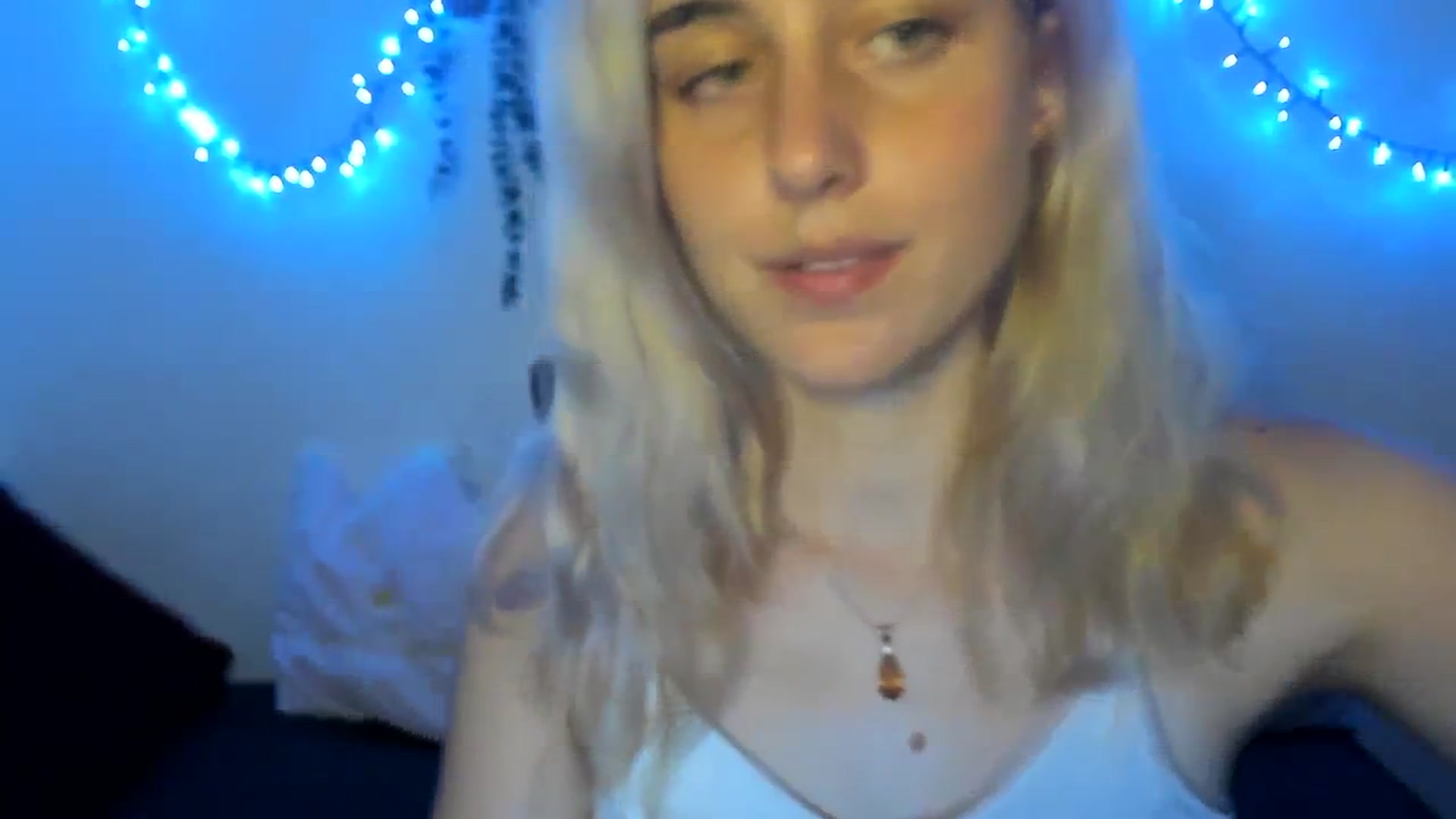 Gallery image thumbnail from AliceKatz's myfreecams stream on, 08/08/2023, 18:12 image 8 of 20