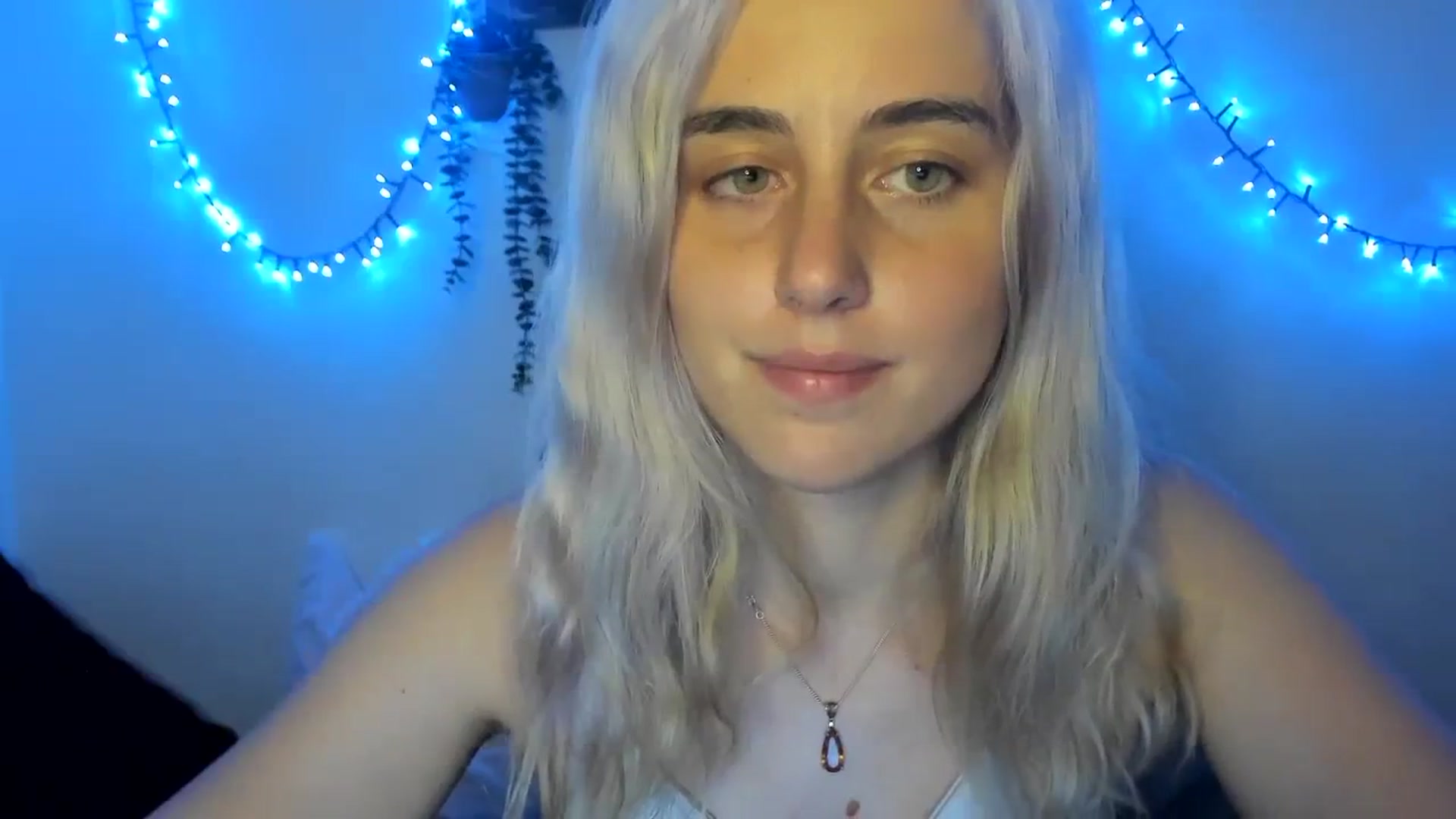 Gallery image thumbnail from AliceKatz's myfreecams stream on, 08/08/2023, 18:12 image 6 of 20