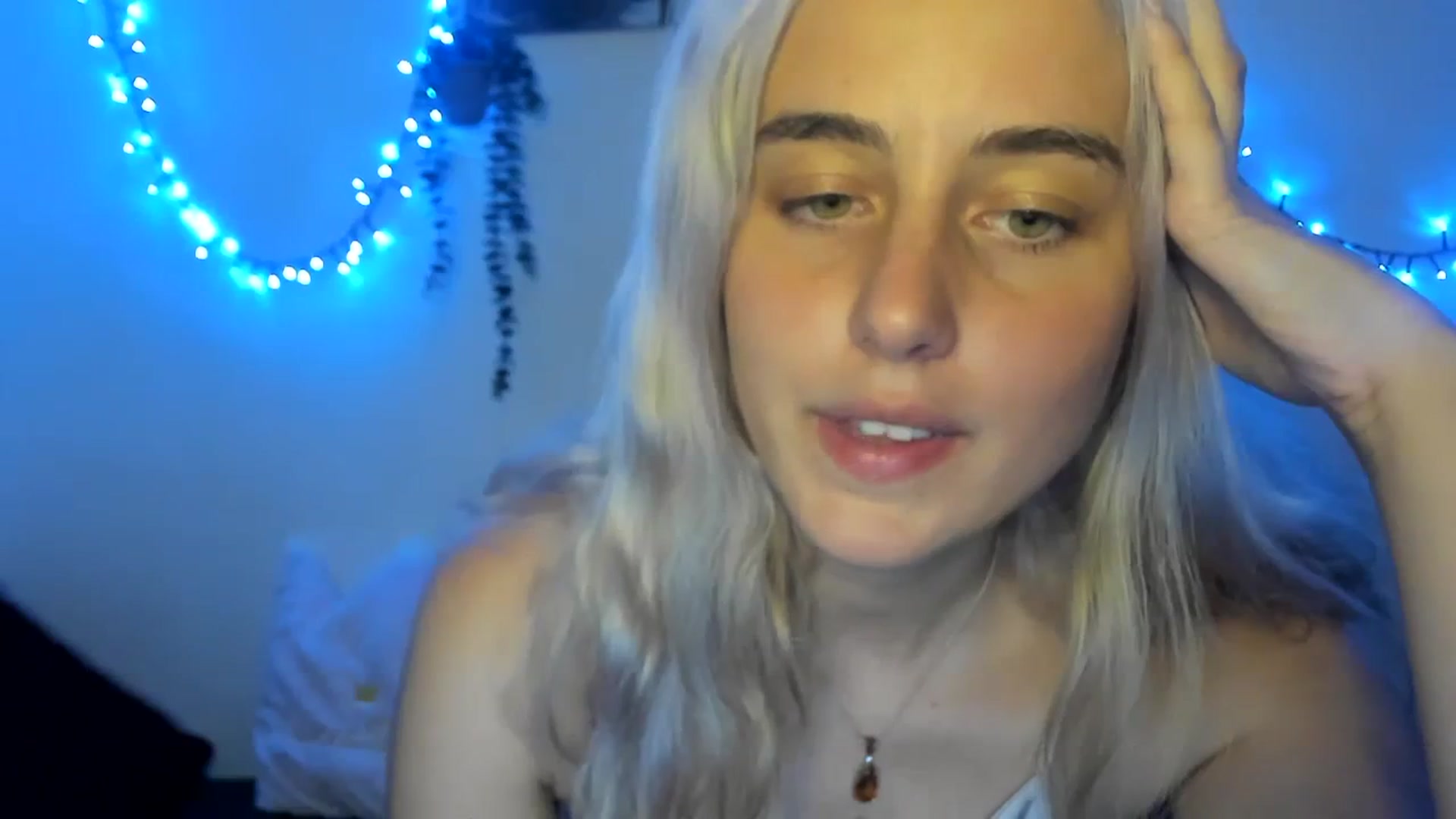 Gallery image thumbnail from AliceKatz's myfreecams stream on, 08/08/2023, 18:12 image 13 of 20