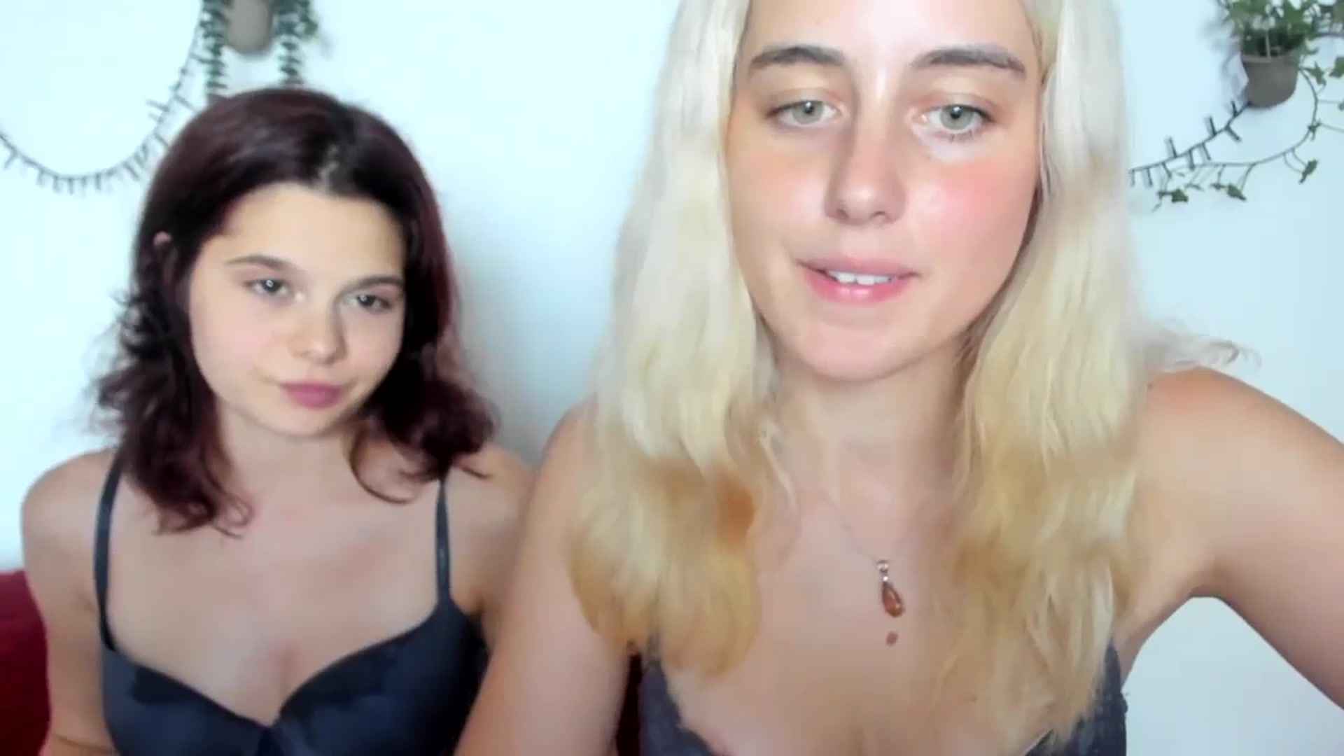 Gallery image thumbnail from AliceKatz's myfreecams stream on, 08/21/2023, 16:21 image 4 of 20