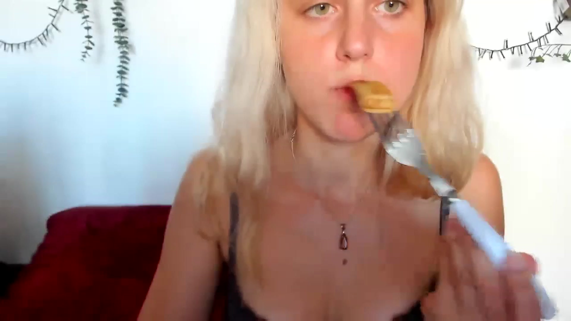 Gallery image thumbnail from AliceKatz's myfreecams stream on, 08/25/2023, 15:28 image 9 of 20