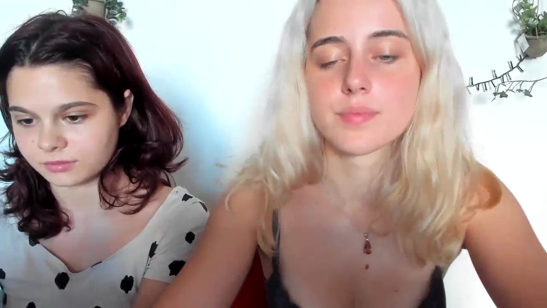 Gallery image thumbnail from AliceKatz's myfreecams stream on, 08/25/2023, 16:35 image 4 of 20