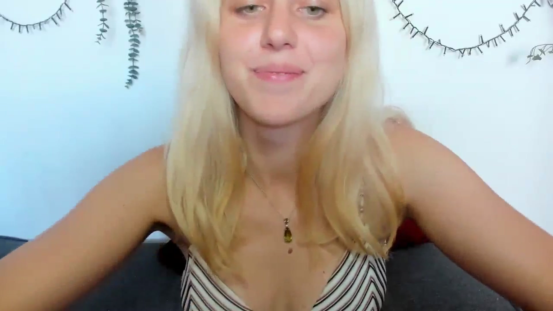Gallery image thumbnail from AliceKatz's myfreecams stream on, 09/06/2023, 11:40 image 12 of 20