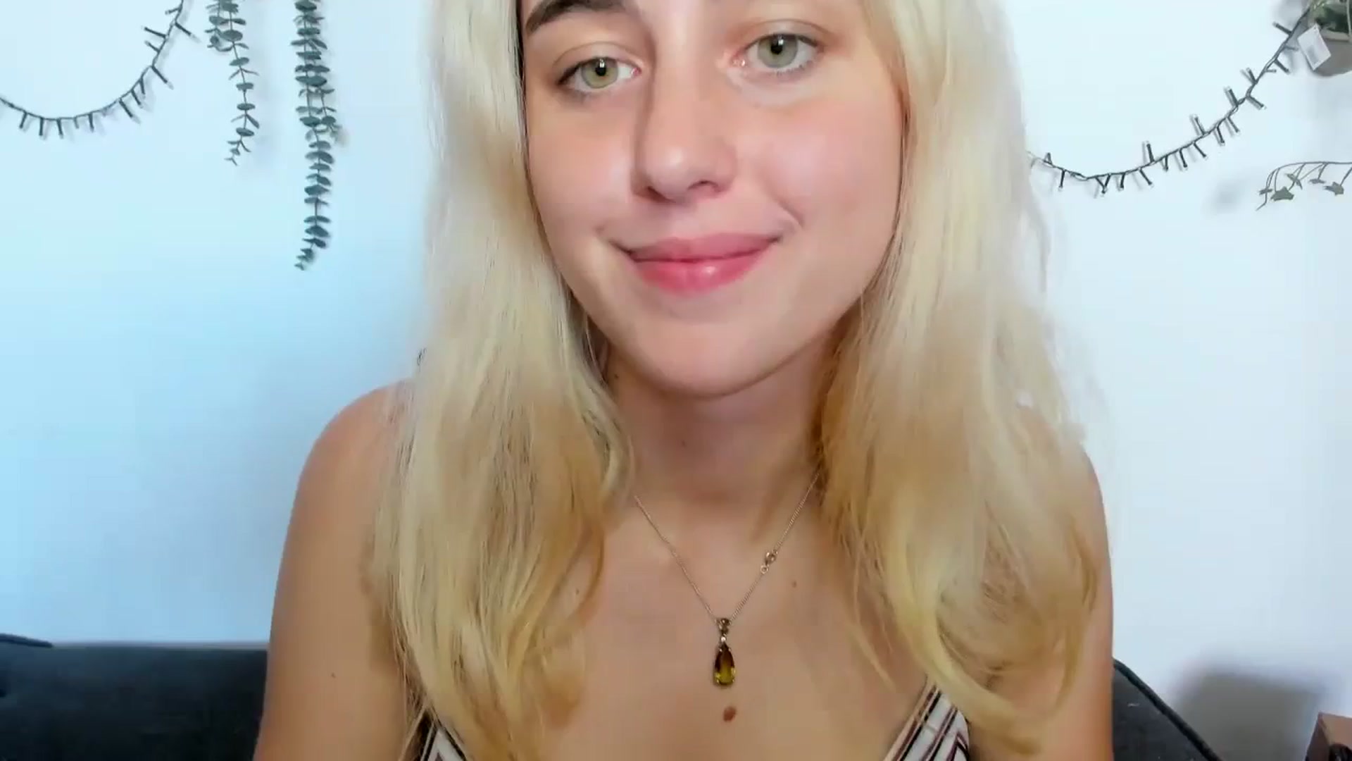 Gallery image thumbnail from AliceKatz's myfreecams stream on, 09/06/2023, 11:40 image 2 of 20