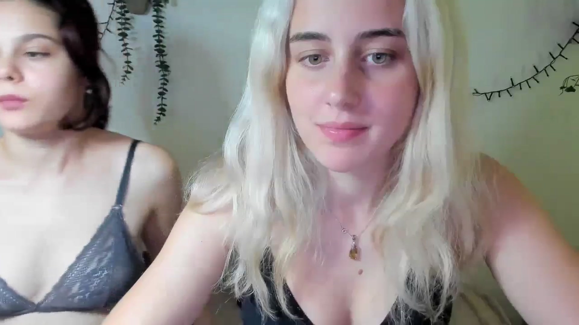 Gallery image thumbnail from AliceKatz's myfreecams stream on, 09/16/2023, 17:59 image 2 of 20