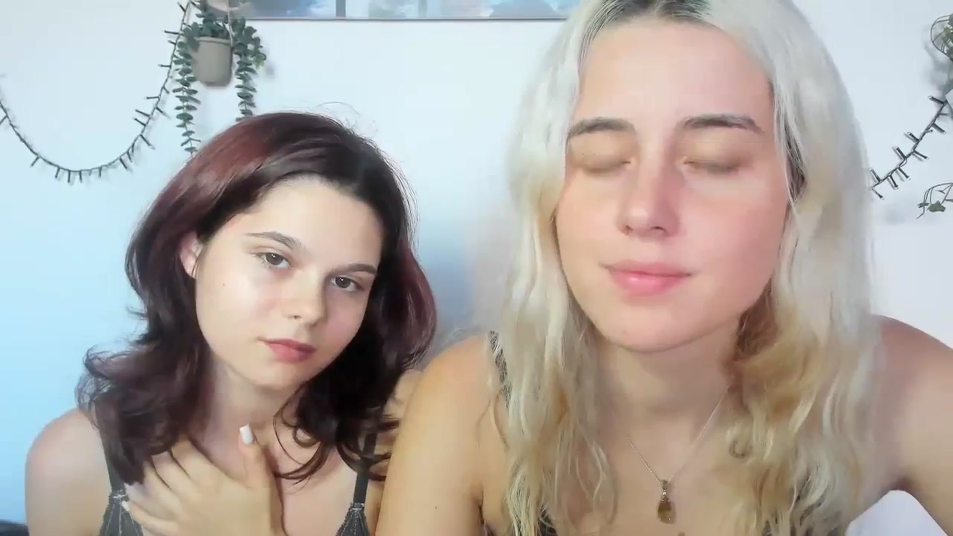 Gallery image thumbnail from AliceKatz's myfreecams stream on, 09/18/2023, 15:54 image 3 of 20