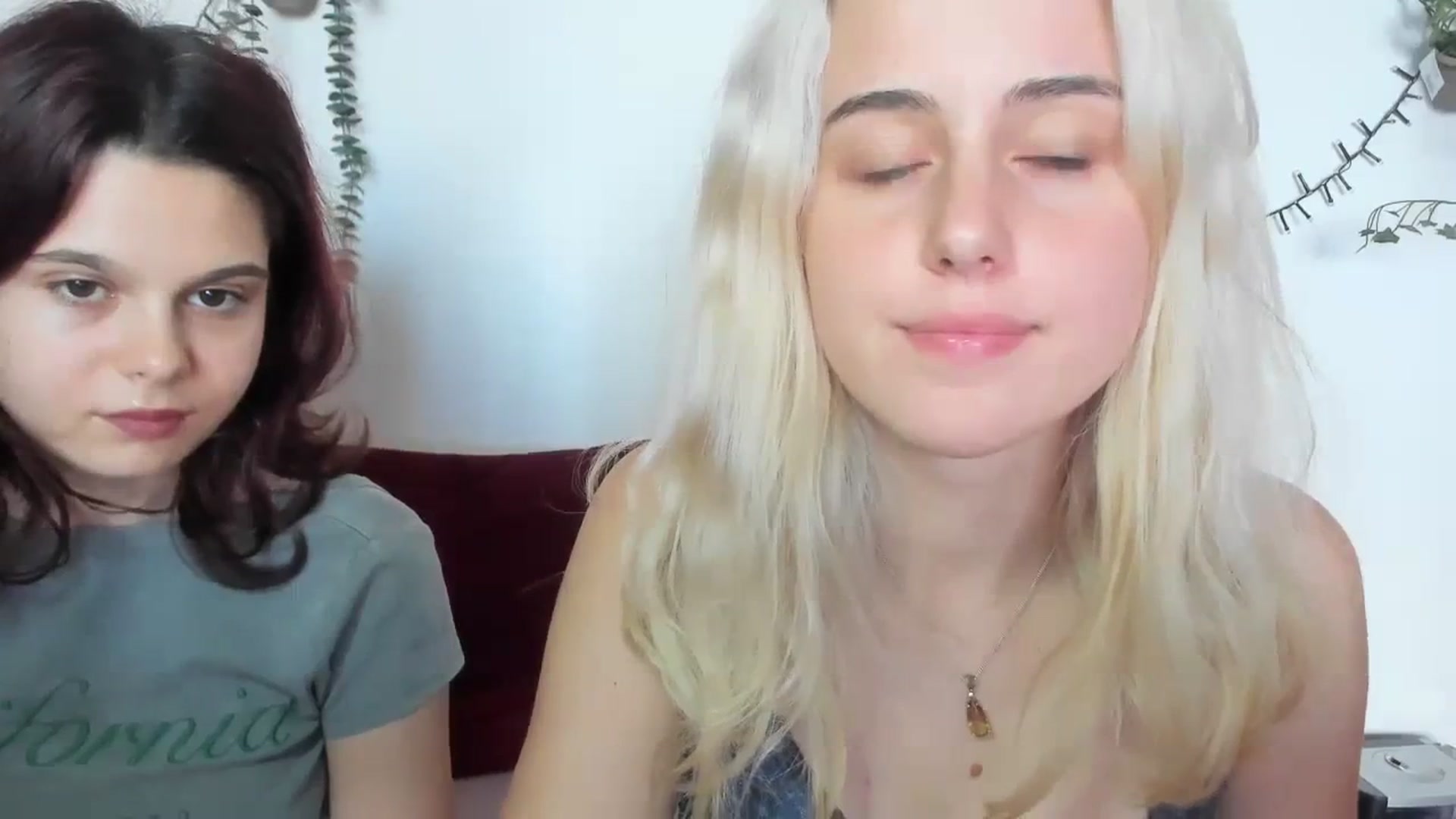 Gallery image thumbnail from AliceKatz's myfreecams stream on, 09/29/2023, 14:45 image 8 of 20