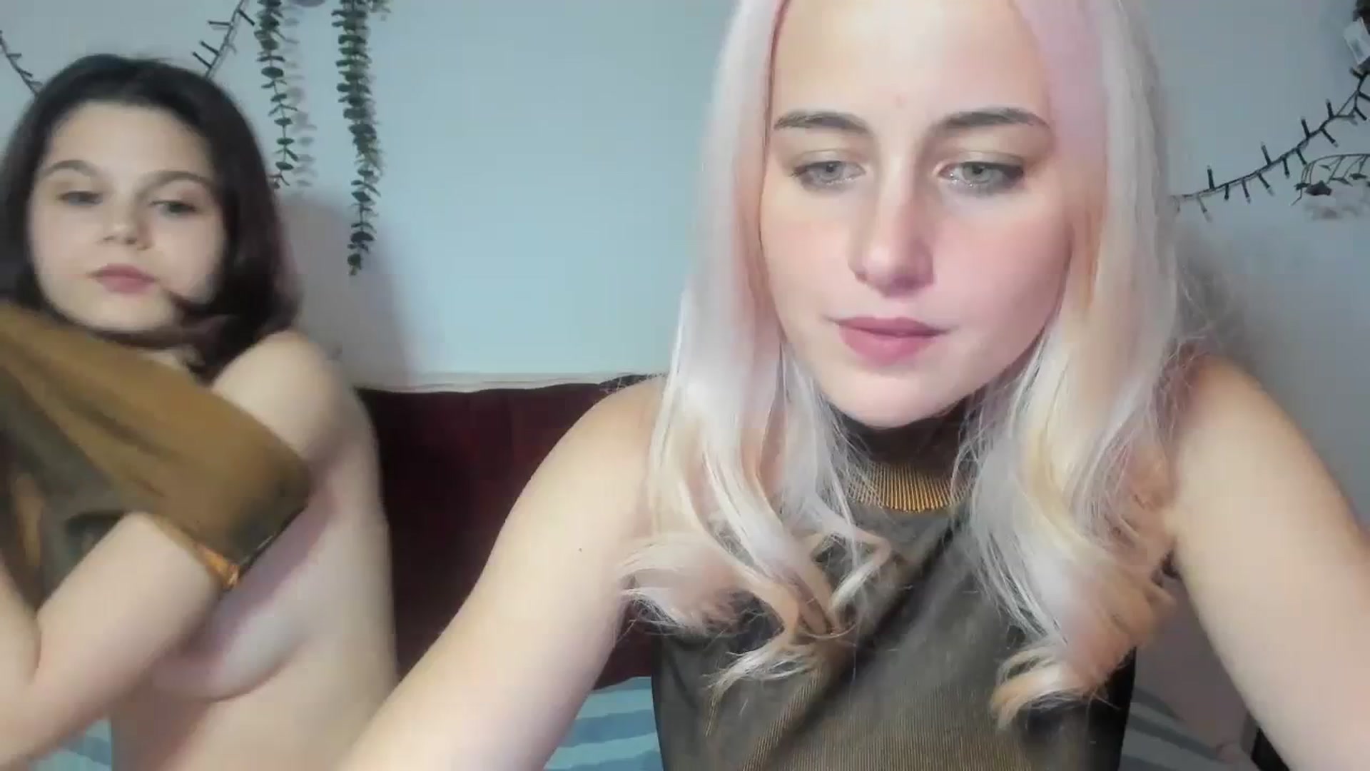 Gallery image thumbnail from AliceKatz's myfreecams stream on, 10/20/2023, 18:10 image 1 of 20