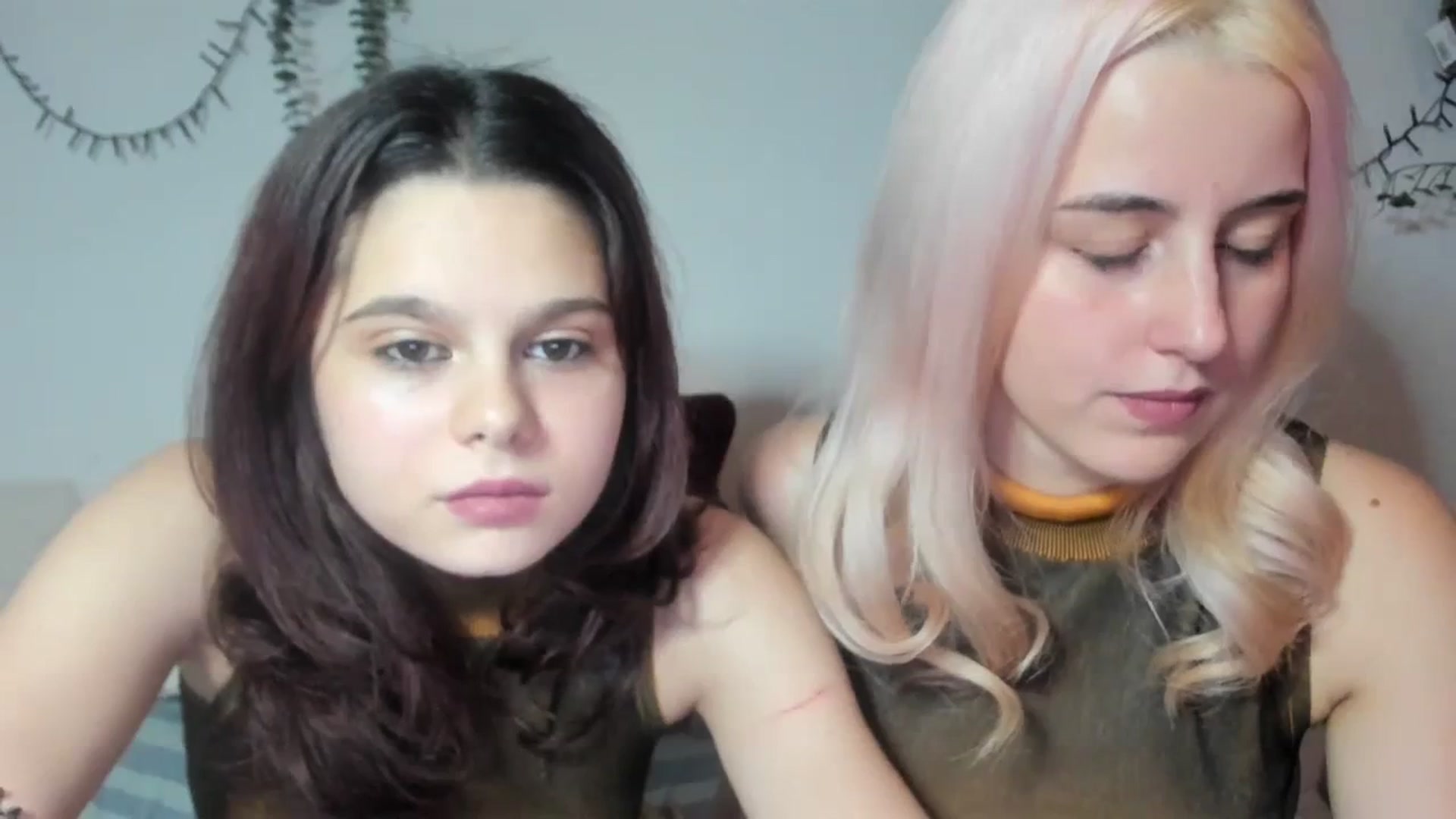 Gallery image thumbnail from AliceKatz's myfreecams stream on, 10/20/2023, 18:10 image 12 of 20