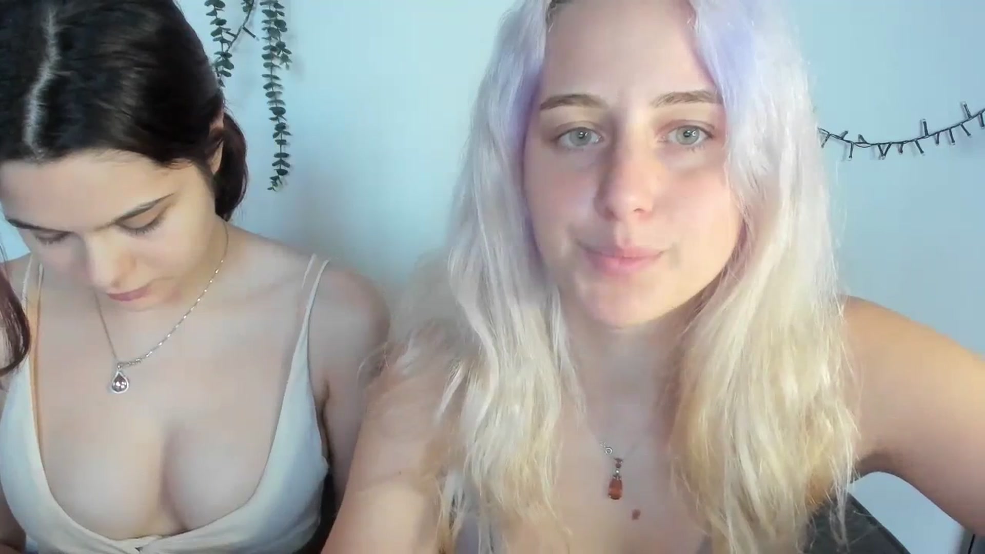 Gallery image thumbnail from AliceKatz's myfreecams stream on, 11/10/2023, 14:16 image 16 of 20