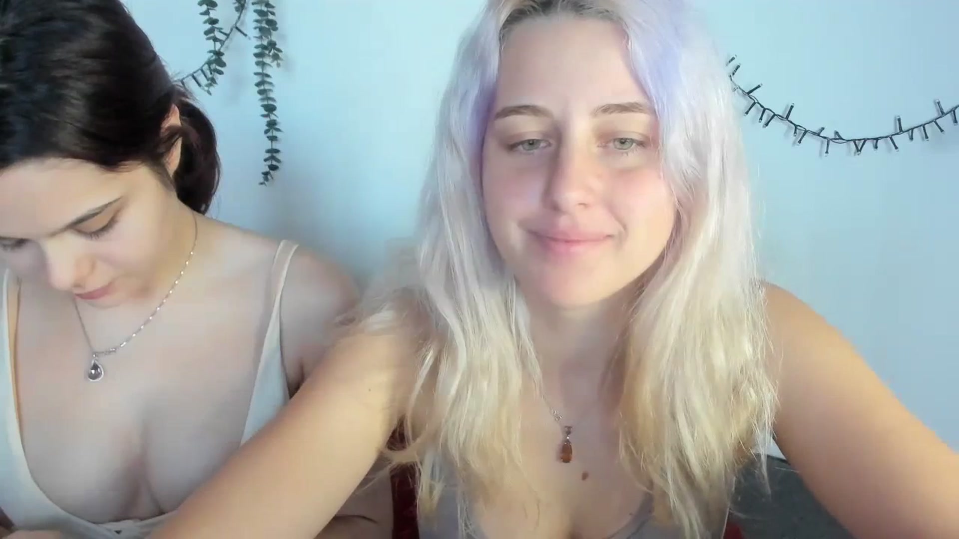 Gallery image thumbnail from AliceKatz's myfreecams stream on, 11/10/2023, 14:16 image 15 of 20