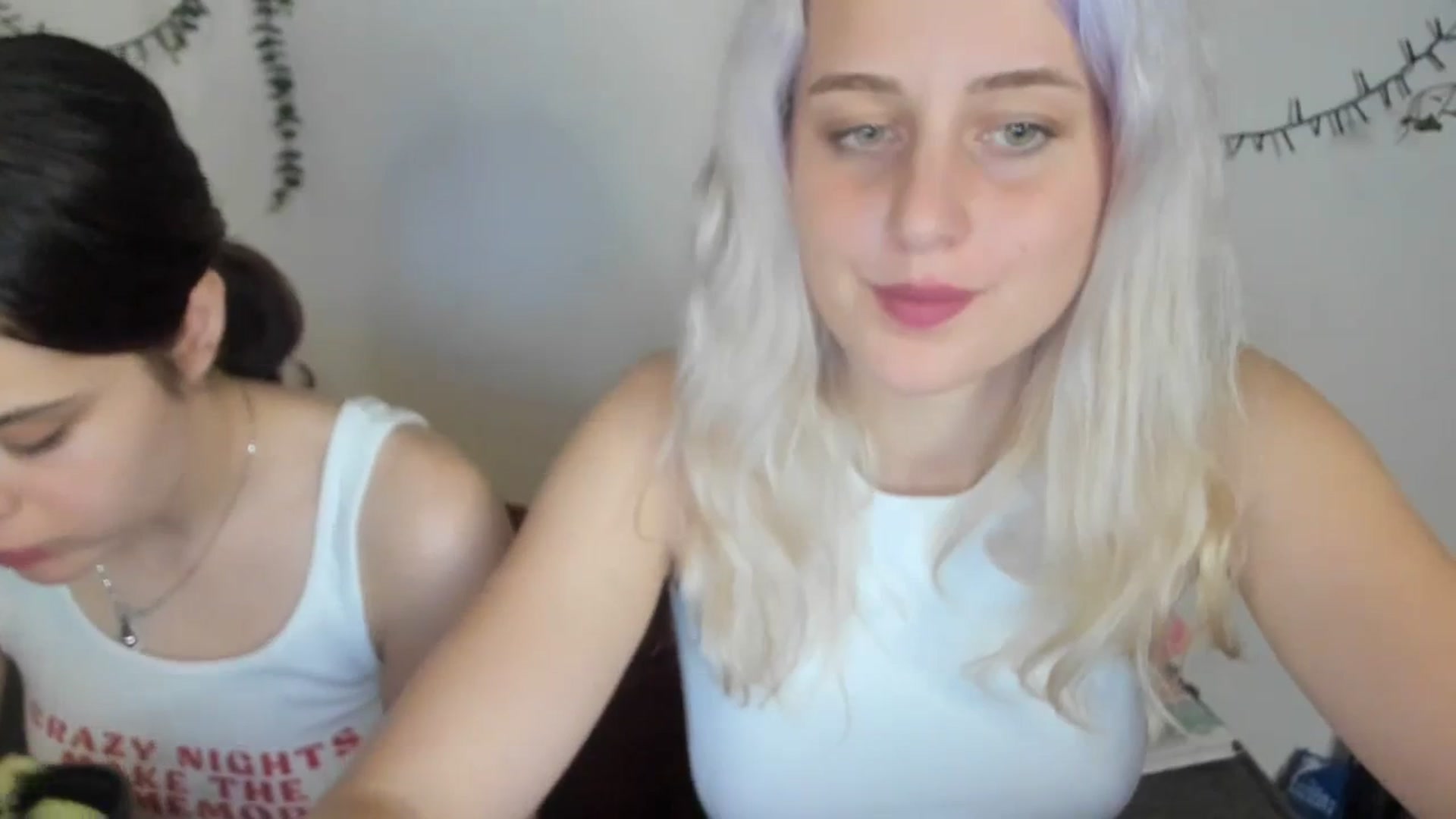 Gallery image thumbnail from AliceKatz's myfreecams stream on, 11/12/2023, 19:06 image 17 of 20