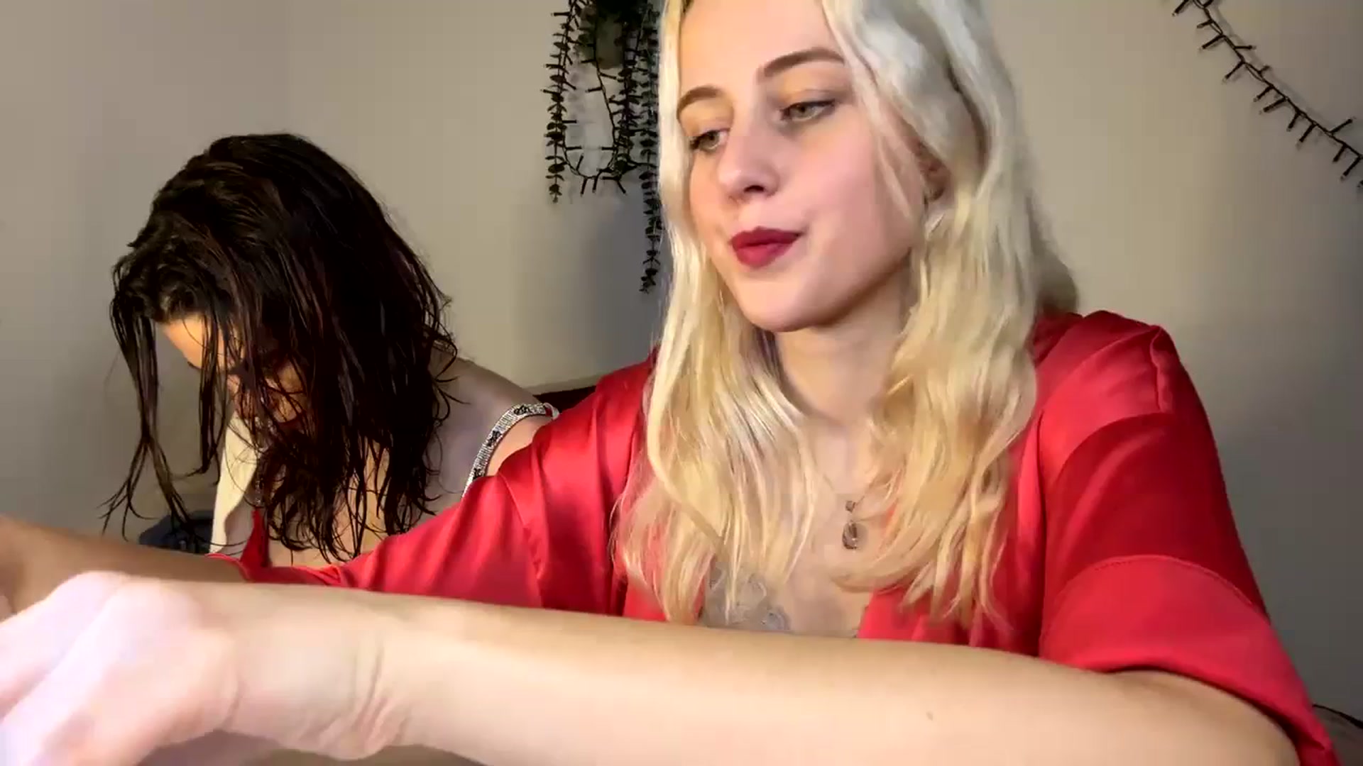 Gallery image thumbnail from AliceKatz's myfreecams stream on, 12/25/2023, 18:32 image 12 of 20