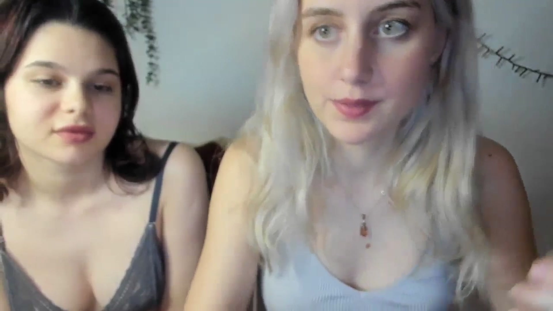 Gallery image thumbnail from AliceKatz's myfreecams stream on, 01/21/2024, 19:22 image 11 of 20