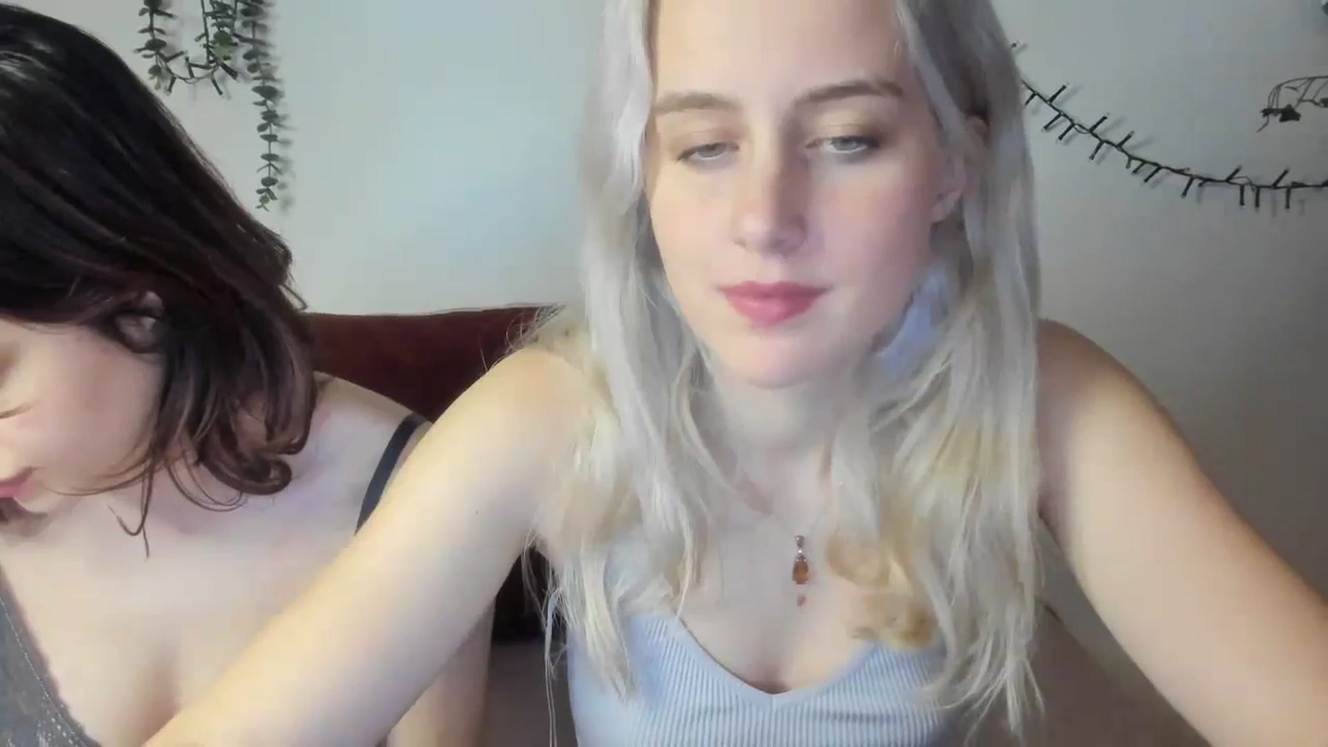 Gallery image thumbnail from AliceKatz's myfreecams stream on, 01/21/2024, 19:22 image 9 of 20