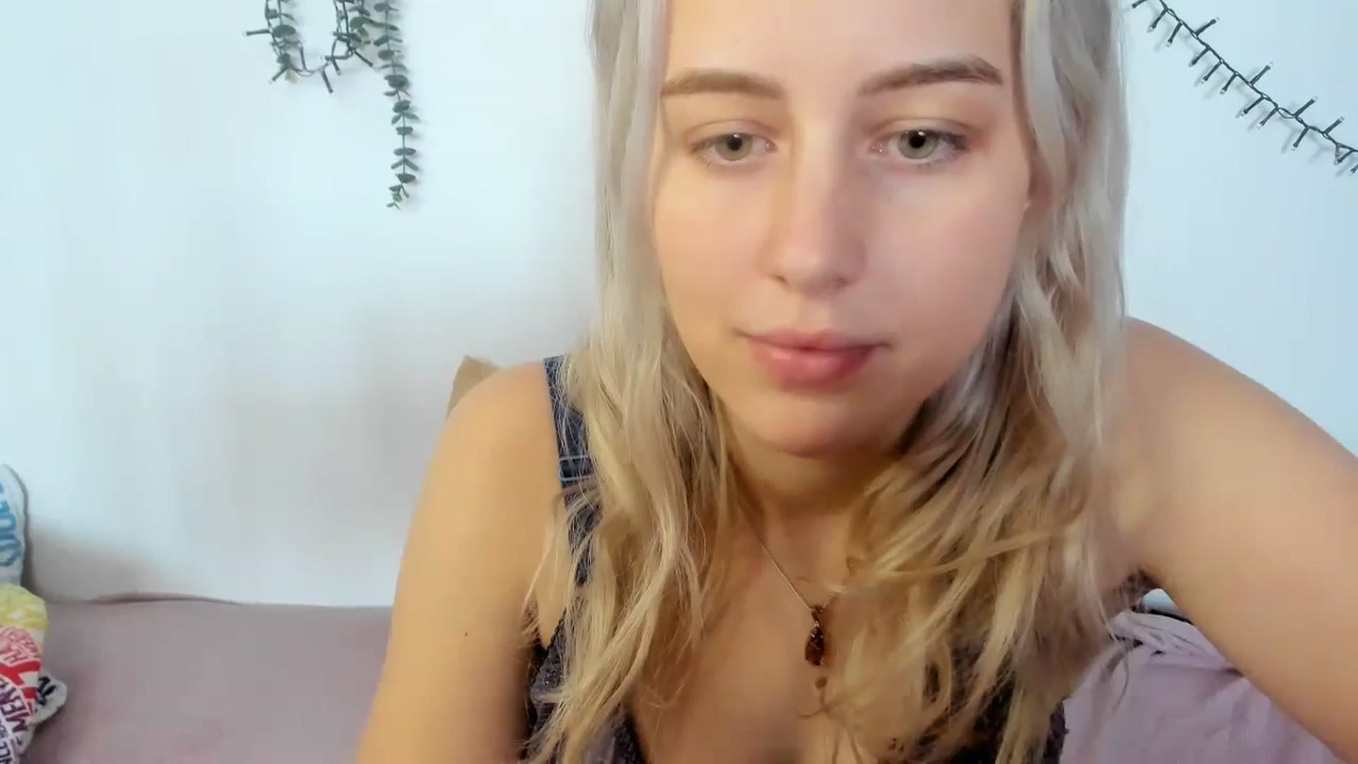 Gallery image thumbnail from AliceKatz's myfreecams stream on, 01/28/2024, 12:07 image 14 of 20