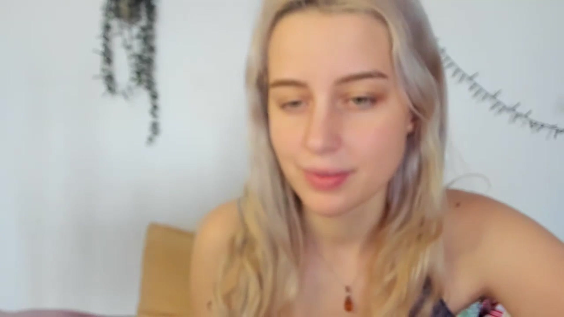 Gallery image thumbnail from AliceKatz's myfreecams stream on, 01/28/2024, 14:08 image 3 of 20