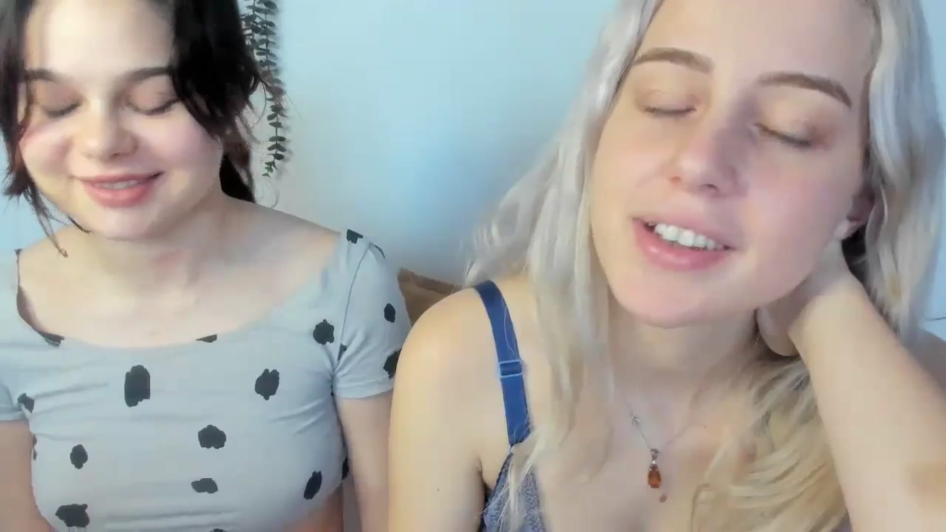 Gallery image thumbnail from AliceKatz's myfreecams stream on, 01/28/2024, 14:08 image 14 of 20