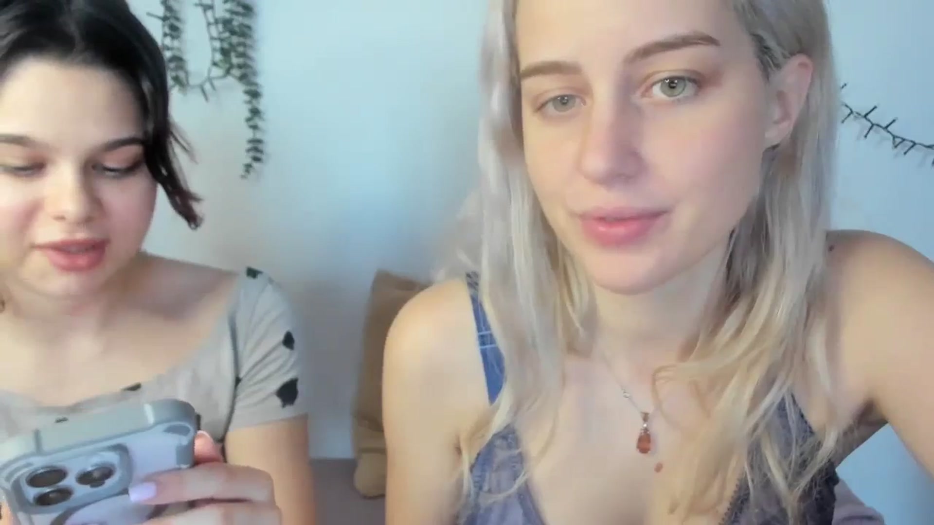 Gallery image thumbnail from AliceKatz's myfreecams stream on, 01/28/2024, 14:08 image 15 of 20