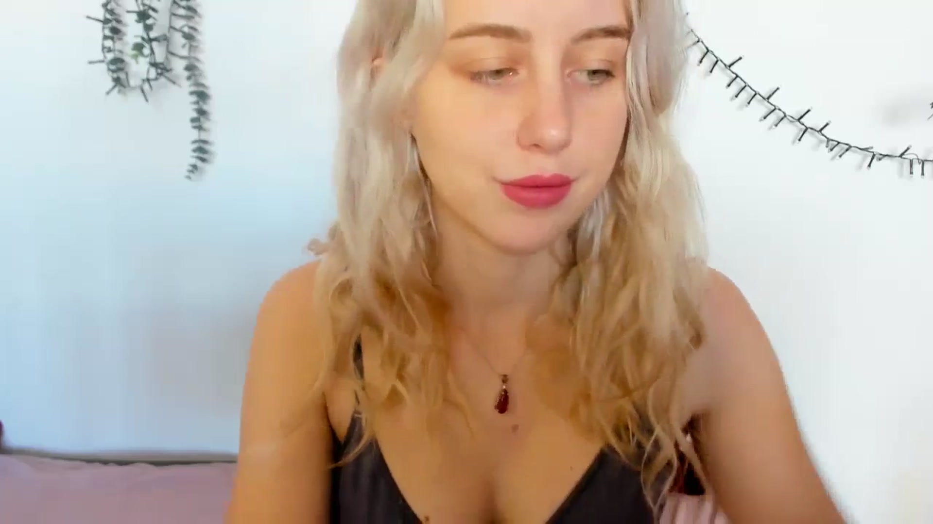 Gallery image thumbnail from AliceKatz's myfreecams stream on, 02/01/2024, 12:59 image 19 of 20