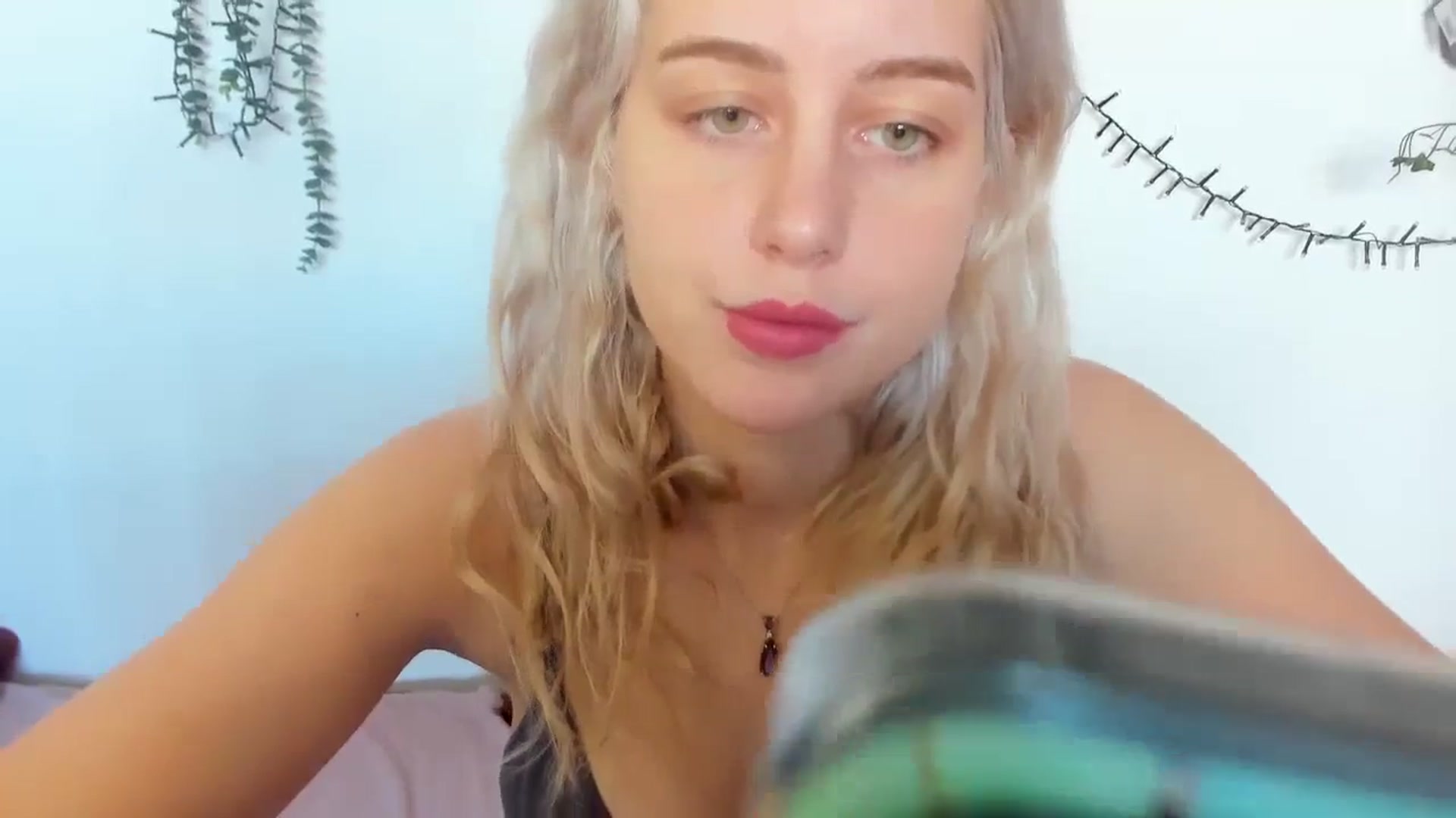 Gallery image thumbnail from AliceKatz's myfreecams stream on, 02/01/2024, 12:59 image 9 of 20