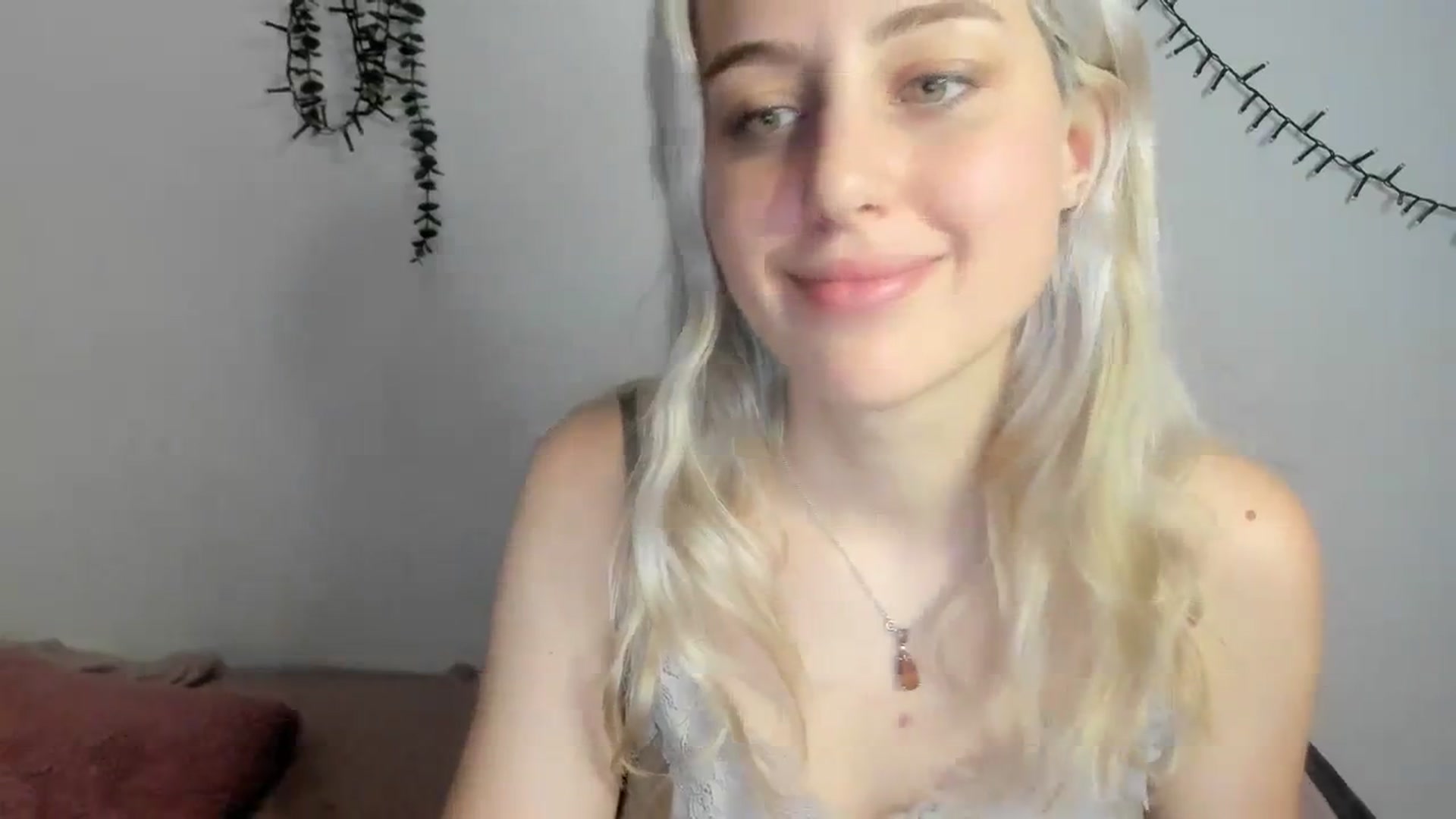 Gallery image thumbnail from AliceKatz's myfreecams stream on, 02/08/2024, 16:34 image 13 of 20
