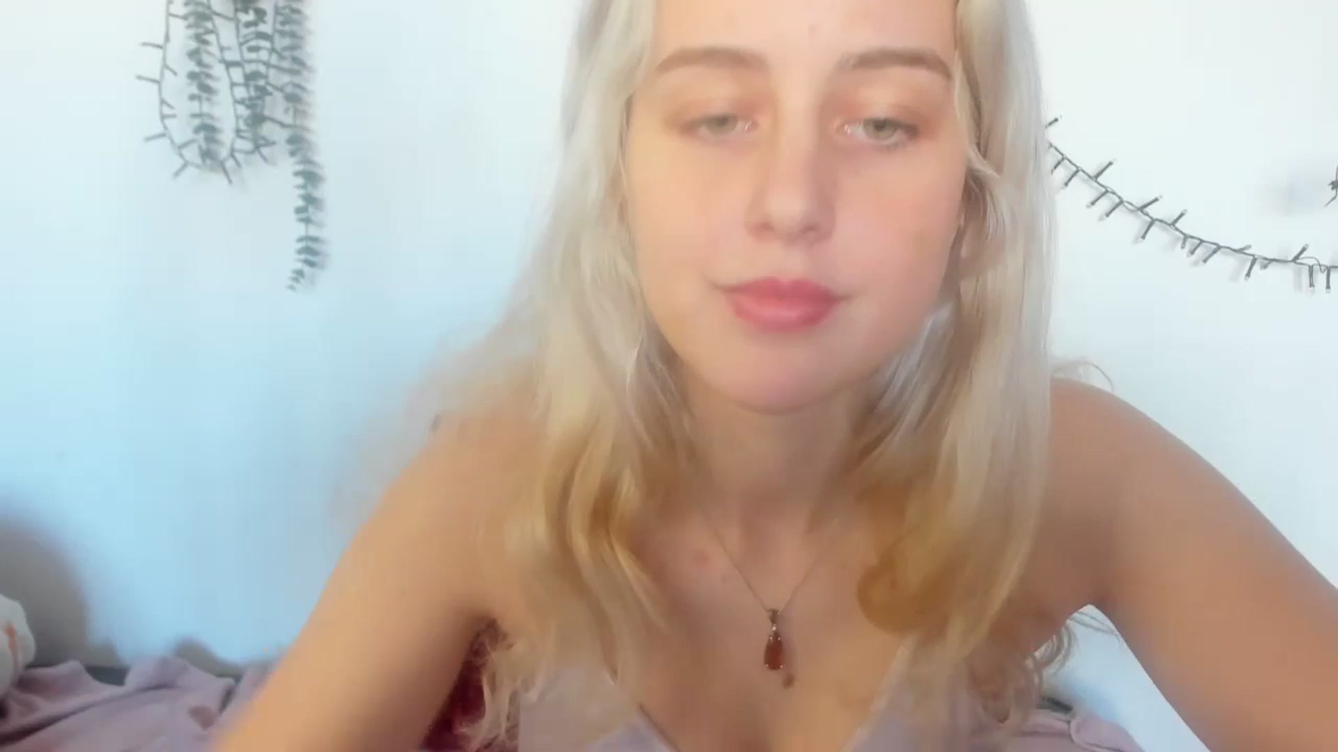 Gallery image thumbnail from AliceKatz's myfreecams stream on, 02/19/2024, 13:58 image 6 of 20