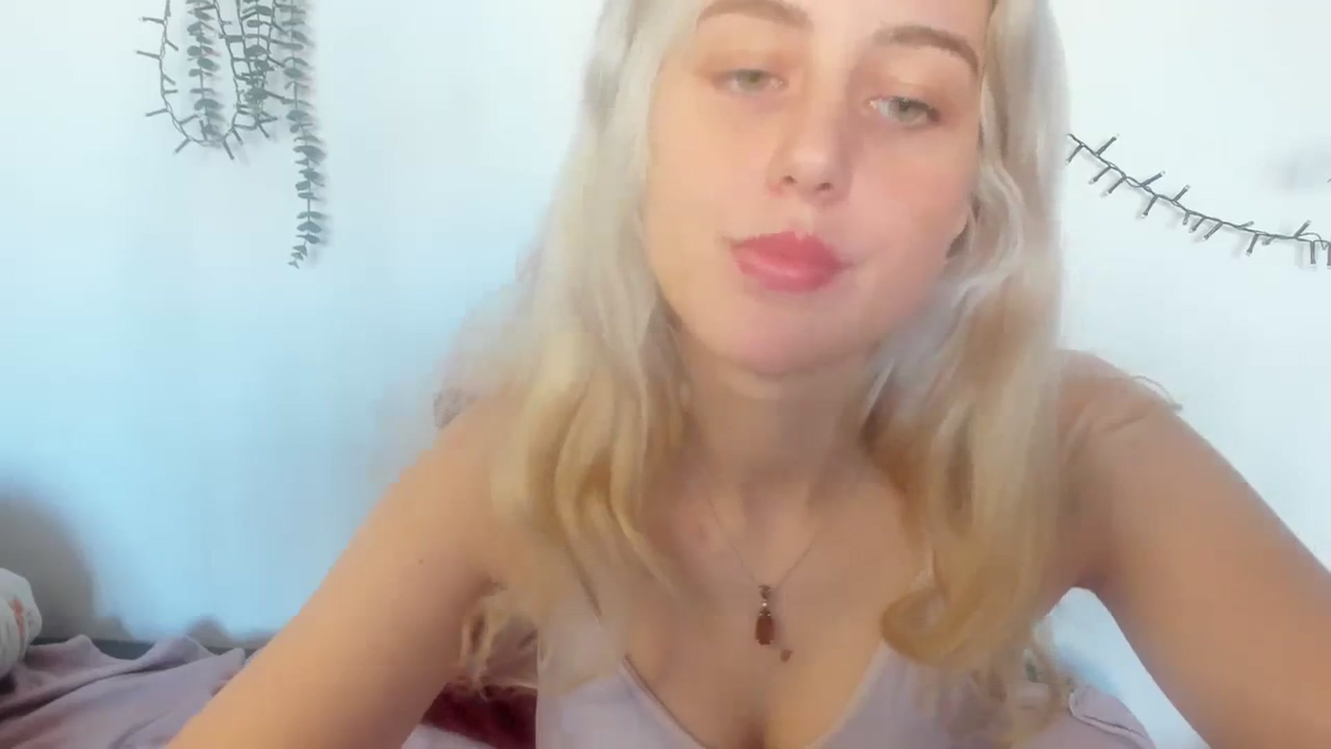 Gallery image thumbnail from AliceKatz's myfreecams stream on, 02/19/2024, 13:58 image 12 of 20