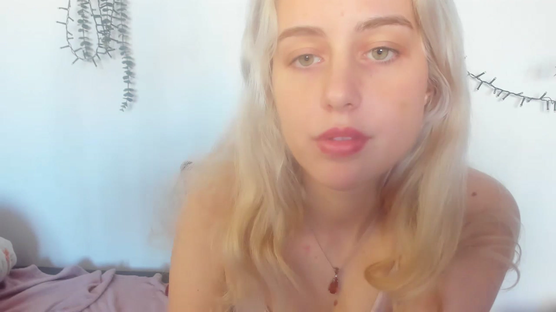 Gallery image thumbnail from AliceKatz's myfreecams stream on, 02/19/2024, 13:58 image 13 of 20