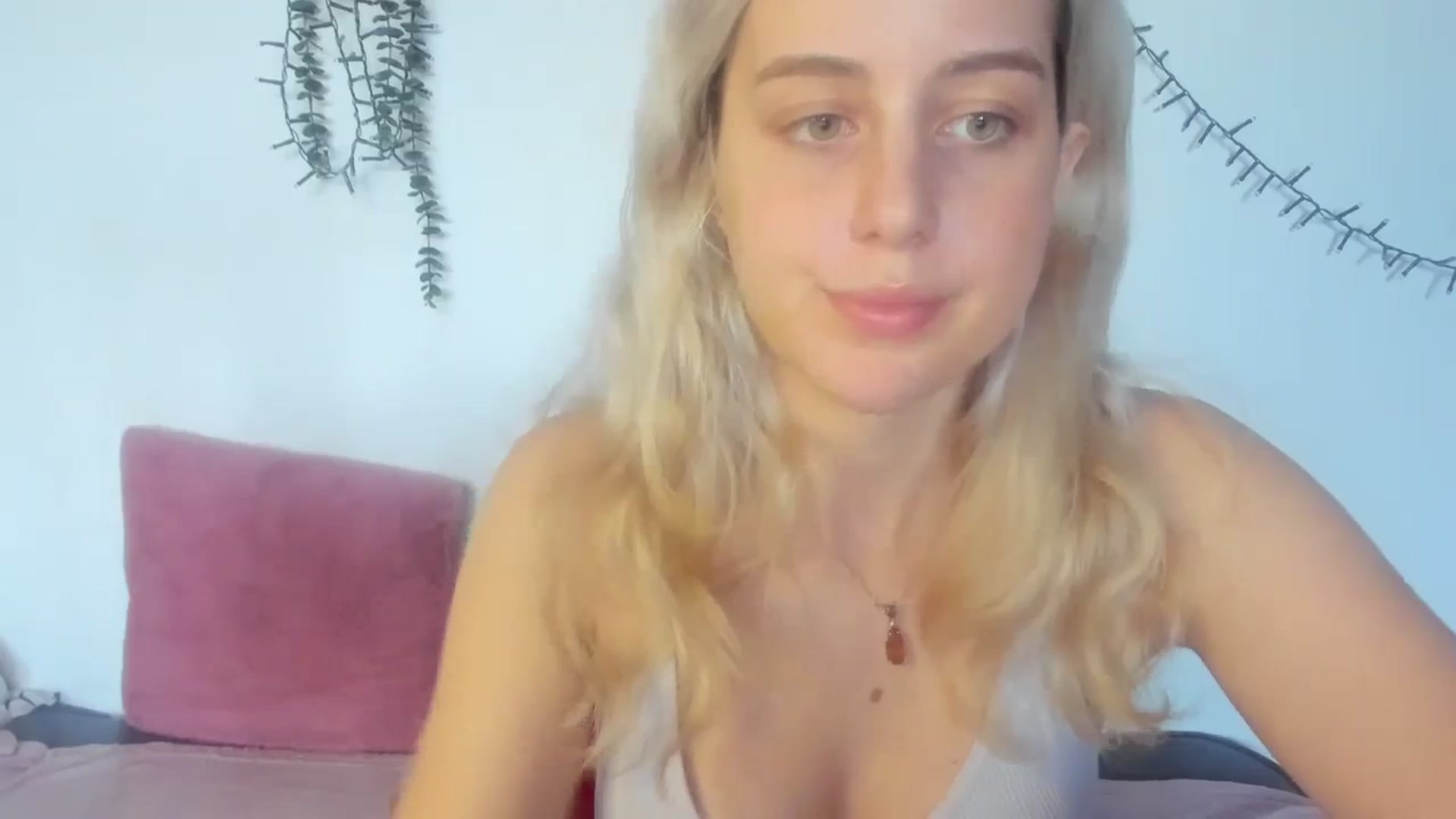 Gallery image thumbnail from AliceKatz's myfreecams stream on, 02/21/2024, 14:55 image 14 of 20